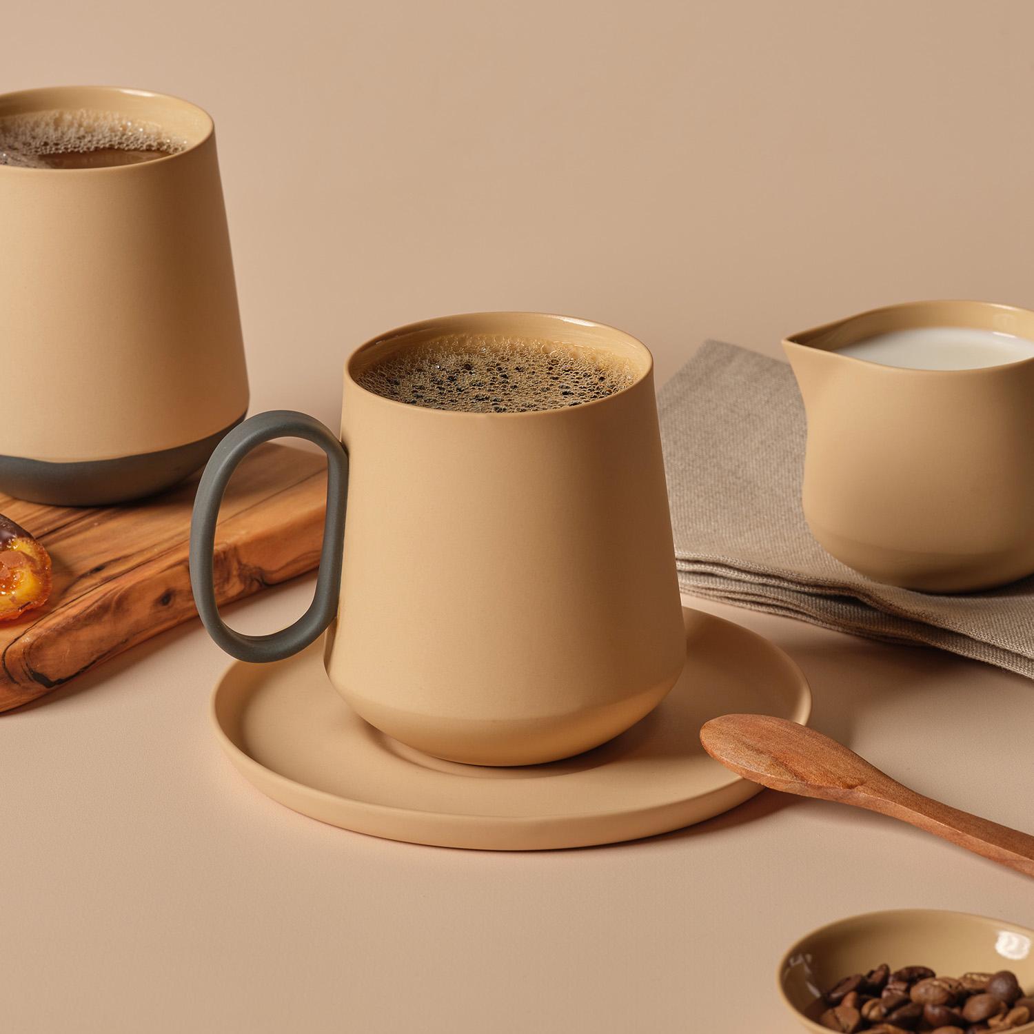 Set de dos tazas de porcelana hechas a mano - Paja   Colección Esma Dereboy Tube Artes y manualidades en venta