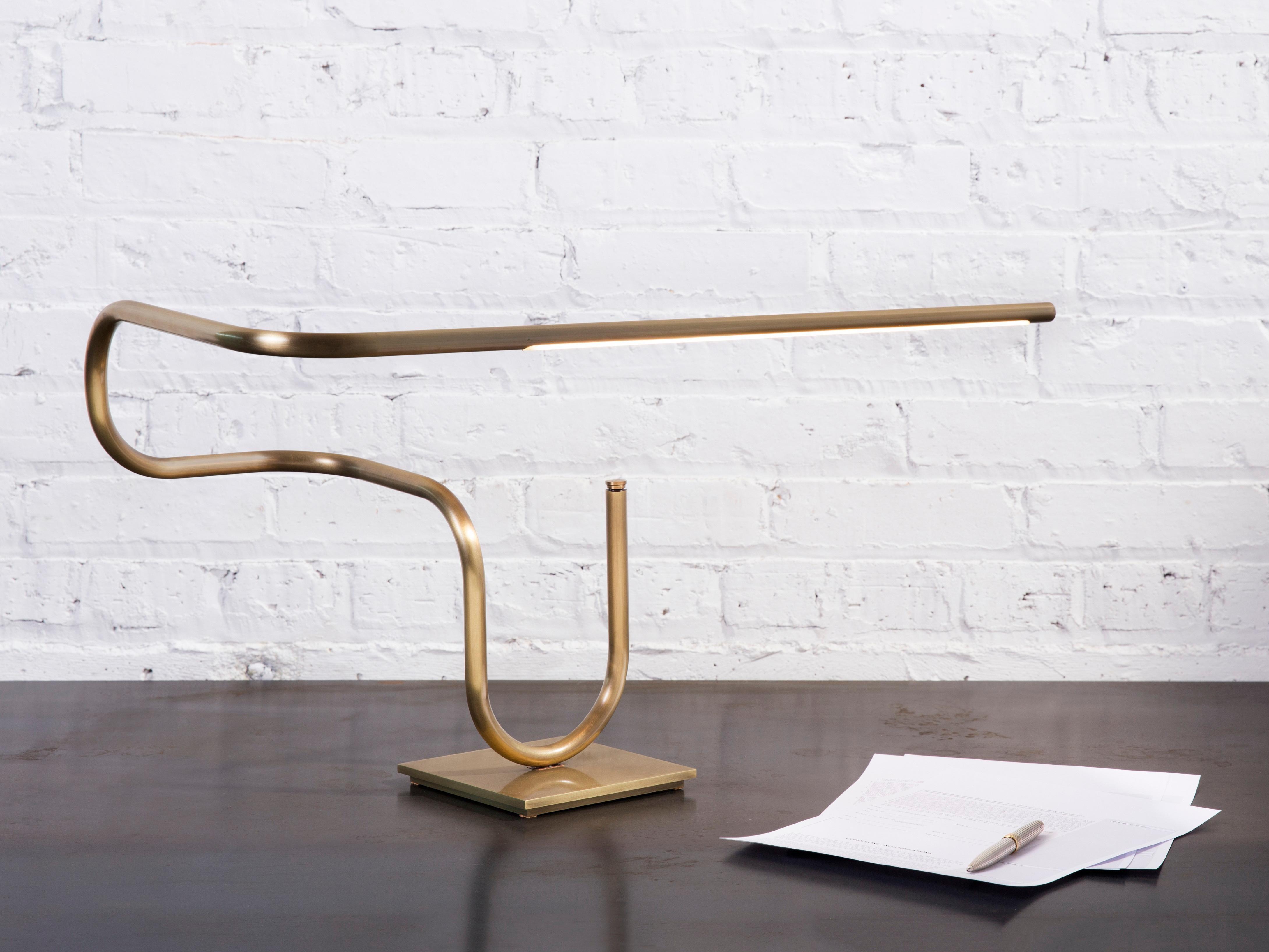 Américain Lampe de bureau tube par Gentner Design en vente