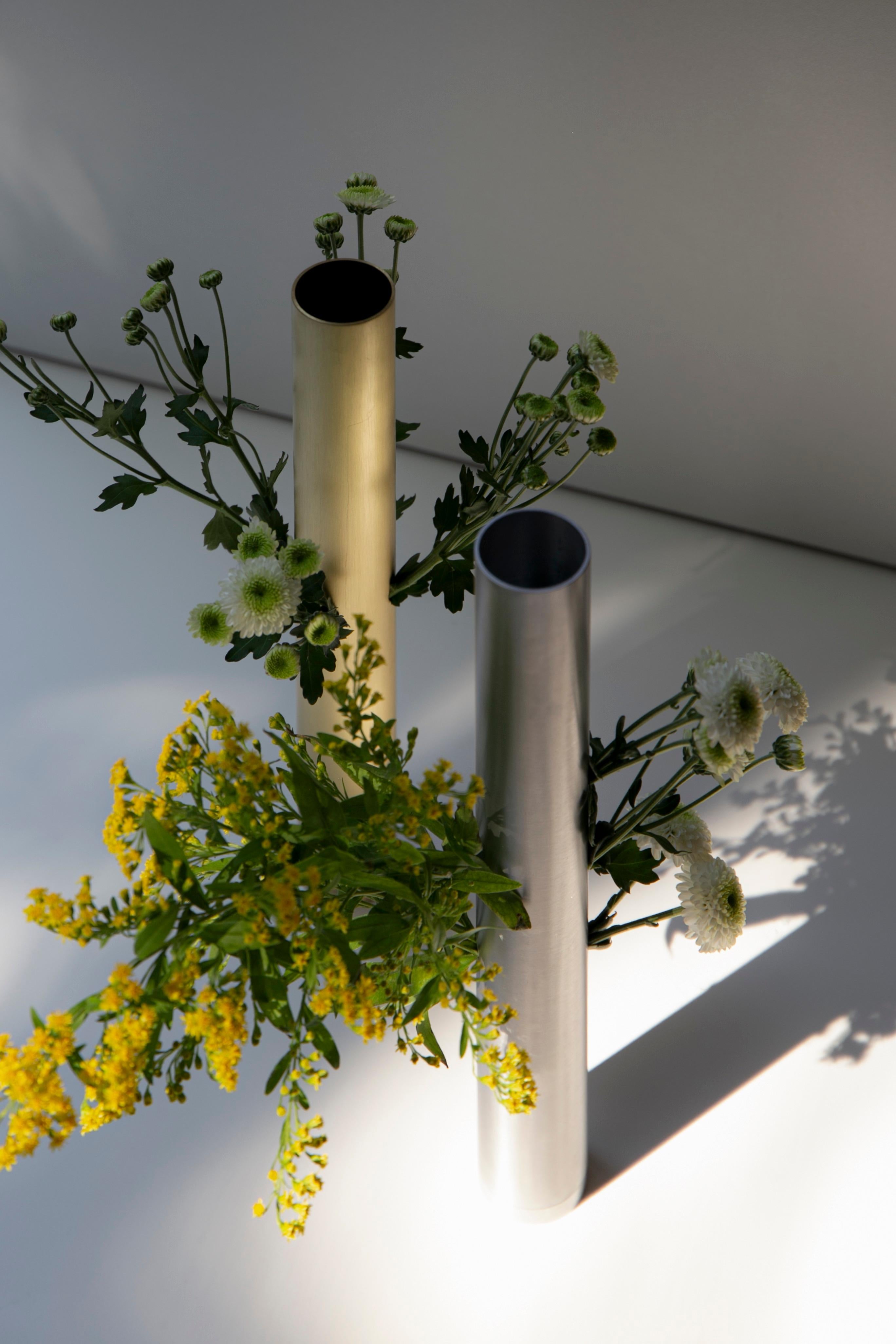 Moderne Tubino 002 Vase à fleurs minimaliste en aluminium en vente