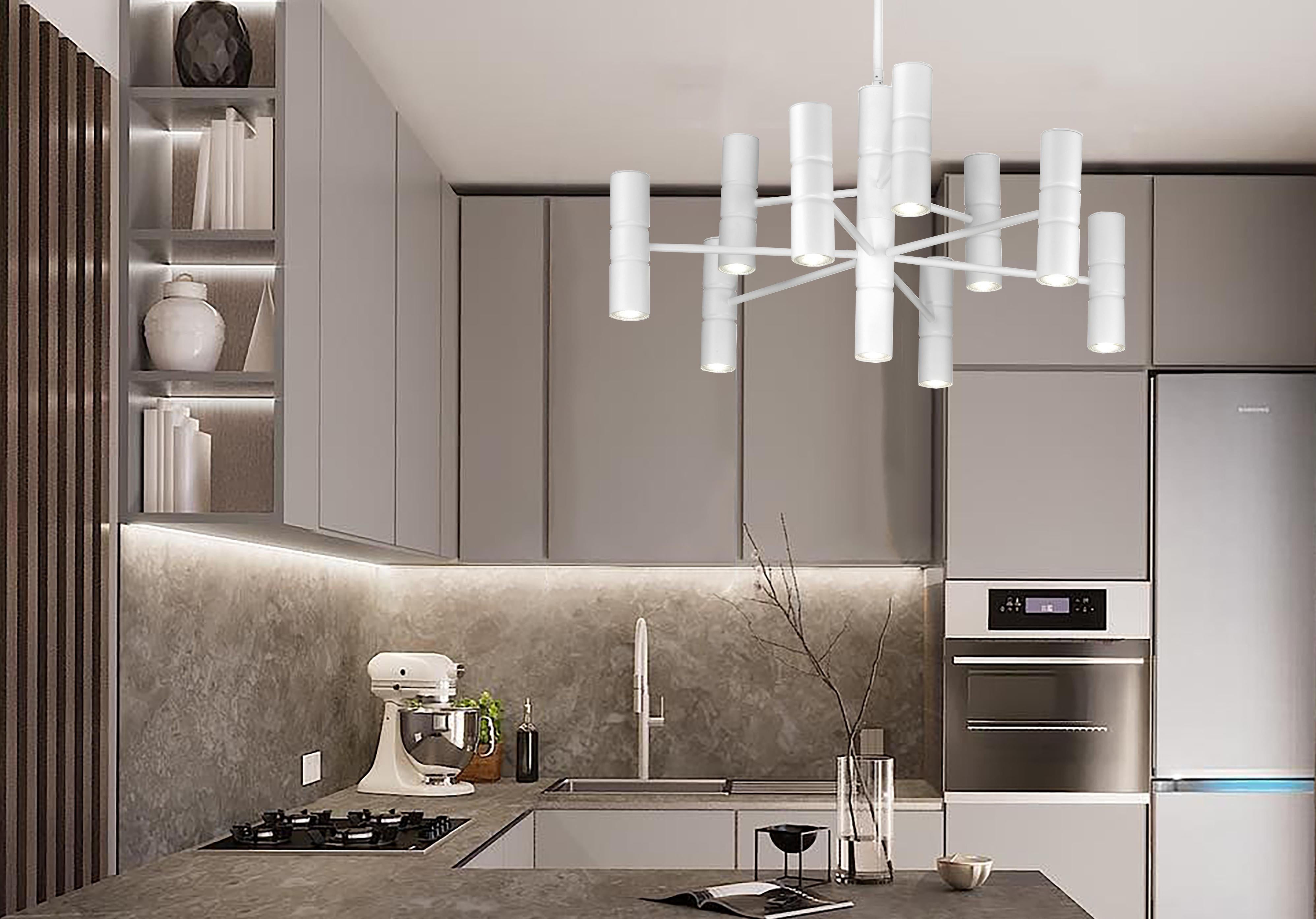 Lampadario geometrico italiano da incasso o lampadario di colore bianco con 10 portalampade a tubo / Made in Italy da Fabio LTD ispirato a Gaetano Sciolari
Diametro: 29,5 pollici / Altezza: 16 pollici più asta e baldacchino
10 luci / tipo GU10 / max