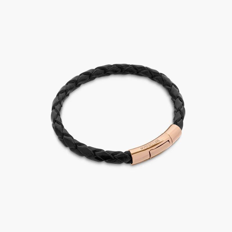 Tubo Scoubidou Bracelet in Black Leather with 18K Rose Gold, Size L

Genuine black-coloured Italian leather is intricately hand-wrapped into our classic braid design, securely fastened with an 18k rose gold click clasp. To open, simply push and hold