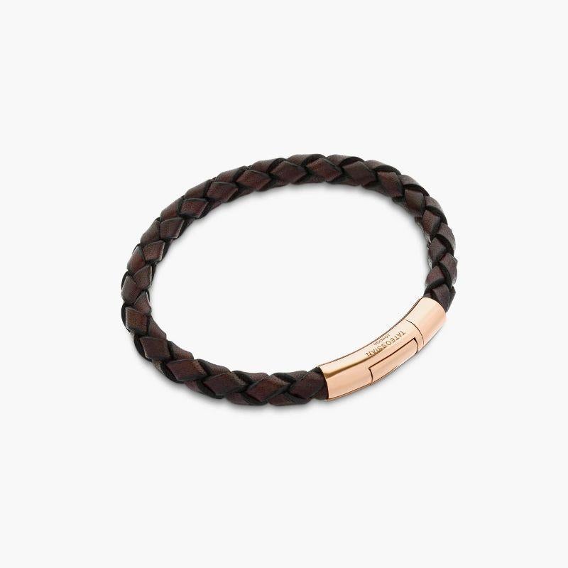 Tubo Scoubidou Bracelet in Brown Leather with 18K Rose Gold, Size M

Genuine brown-coloured Italian leather is intricately hand-wrapped into our classic braid design, securely fastened with an 18k rose gold click clasp. To open, simply push and hold