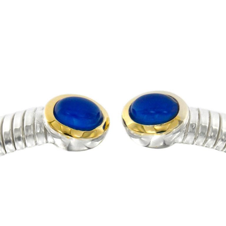 Tubogas bracelet in sterling silver with gold finish and Lapislazuli. 


Tubogas bracelet silver gold and lazuli is inspired by the Roman age when a twisted thread on itself gave life to a knit that today is known to the world as tubogas. The Roman