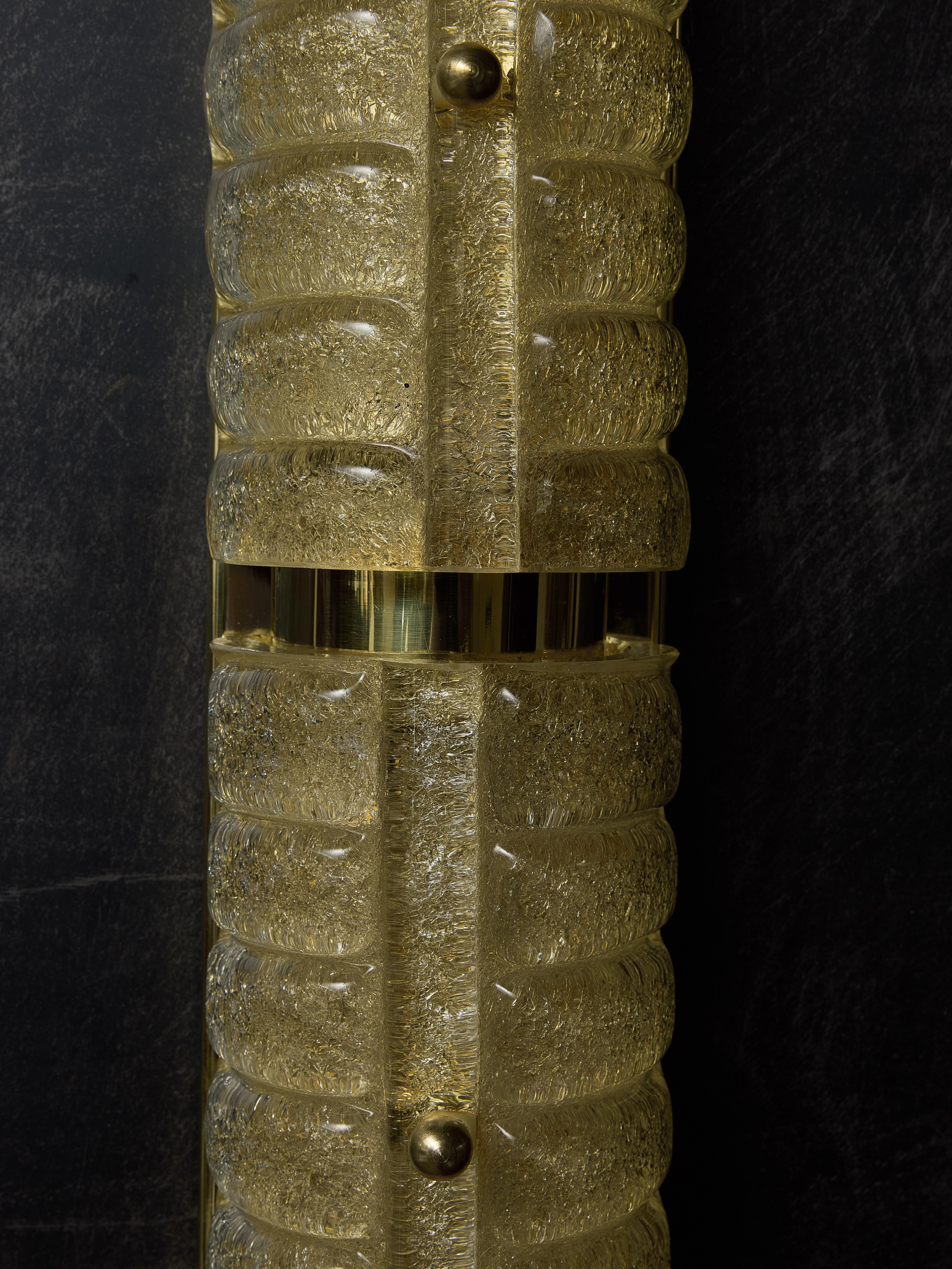 Apliques de latón tubular y cristal de Murano en venta 2