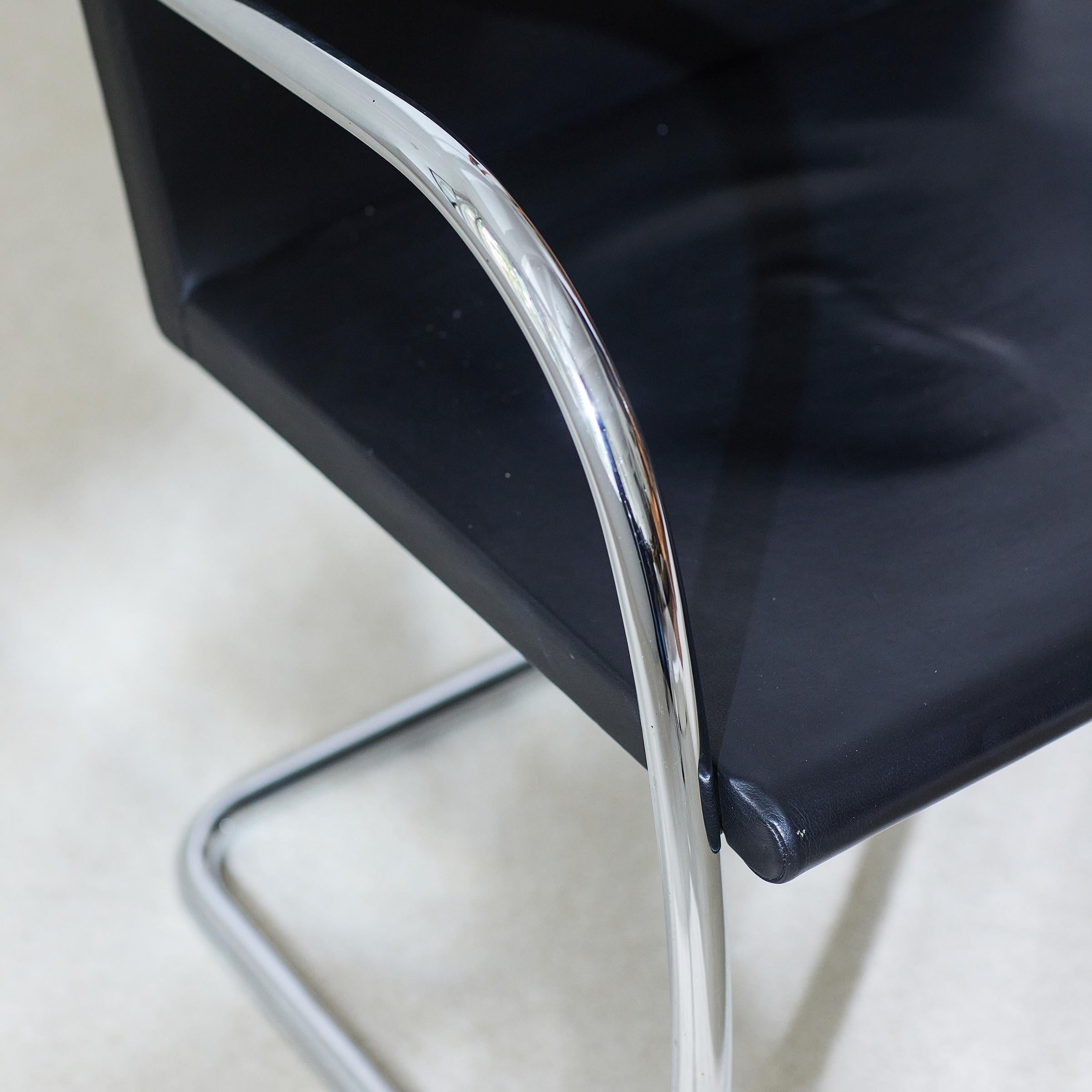 Fin du 20e siècle Chaise tubulaire Brno de Ludwig Mies van der Rohe Italie des années 1980