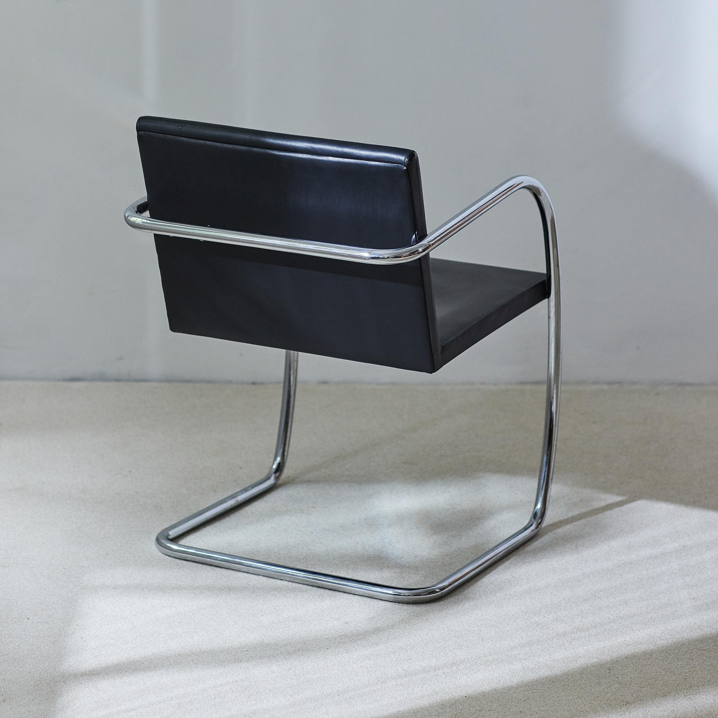 italien Chaise tubulaire Brno de Ludwig Mies van der Rohe Italie des années 1980