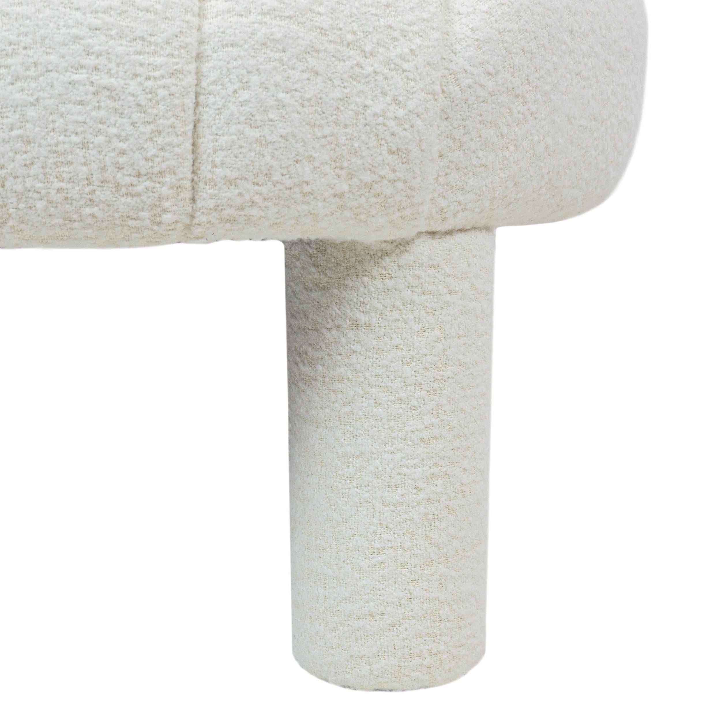 Rohrförmiger Beistellstuhl aus weißem Boucle und mit gepolsterten Beinen im Angebot 4