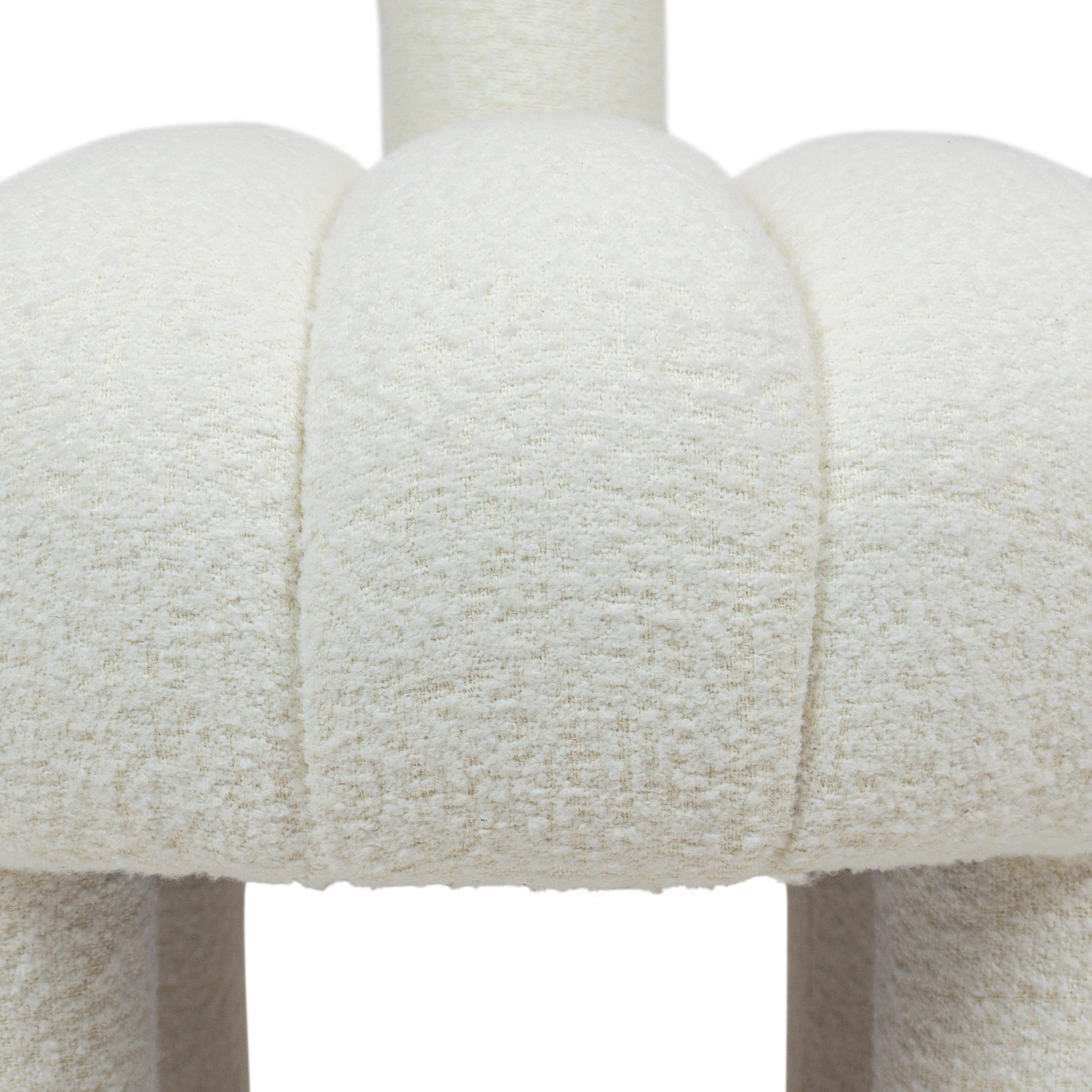 Rohrförmiger Beistellstuhl aus weißem Boucle und mit gepolsterten Beinen im Angebot 3