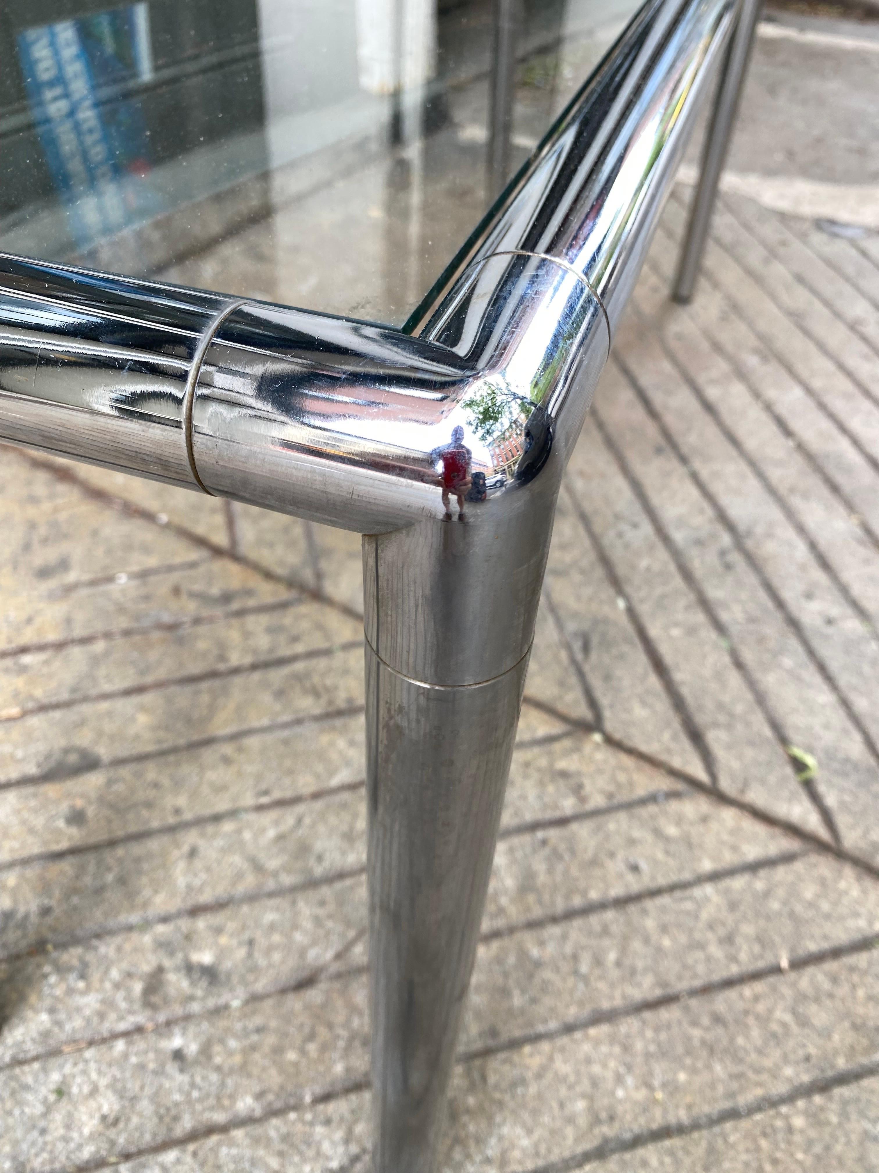 Tubular Chrome and Glass Sofa Table In Good Condition For Sale In Philadelphia, PA
