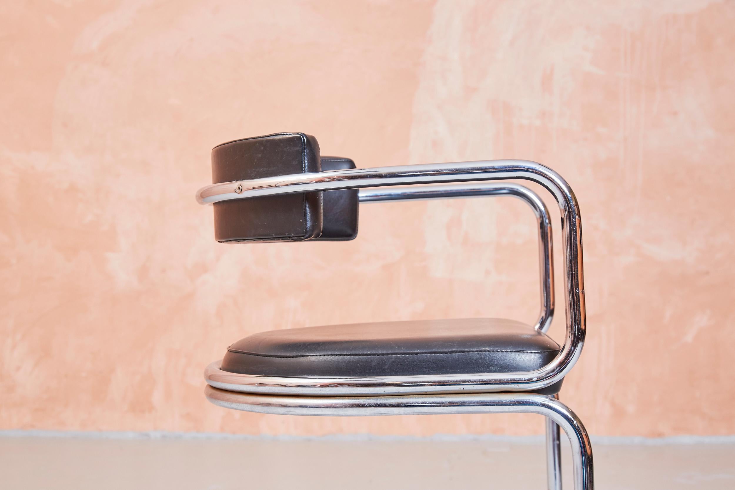 Tubular Chrome Cantilever Chairs With Black Leather, Zougoise Victoria, 1970s In Good Condition In London, GB