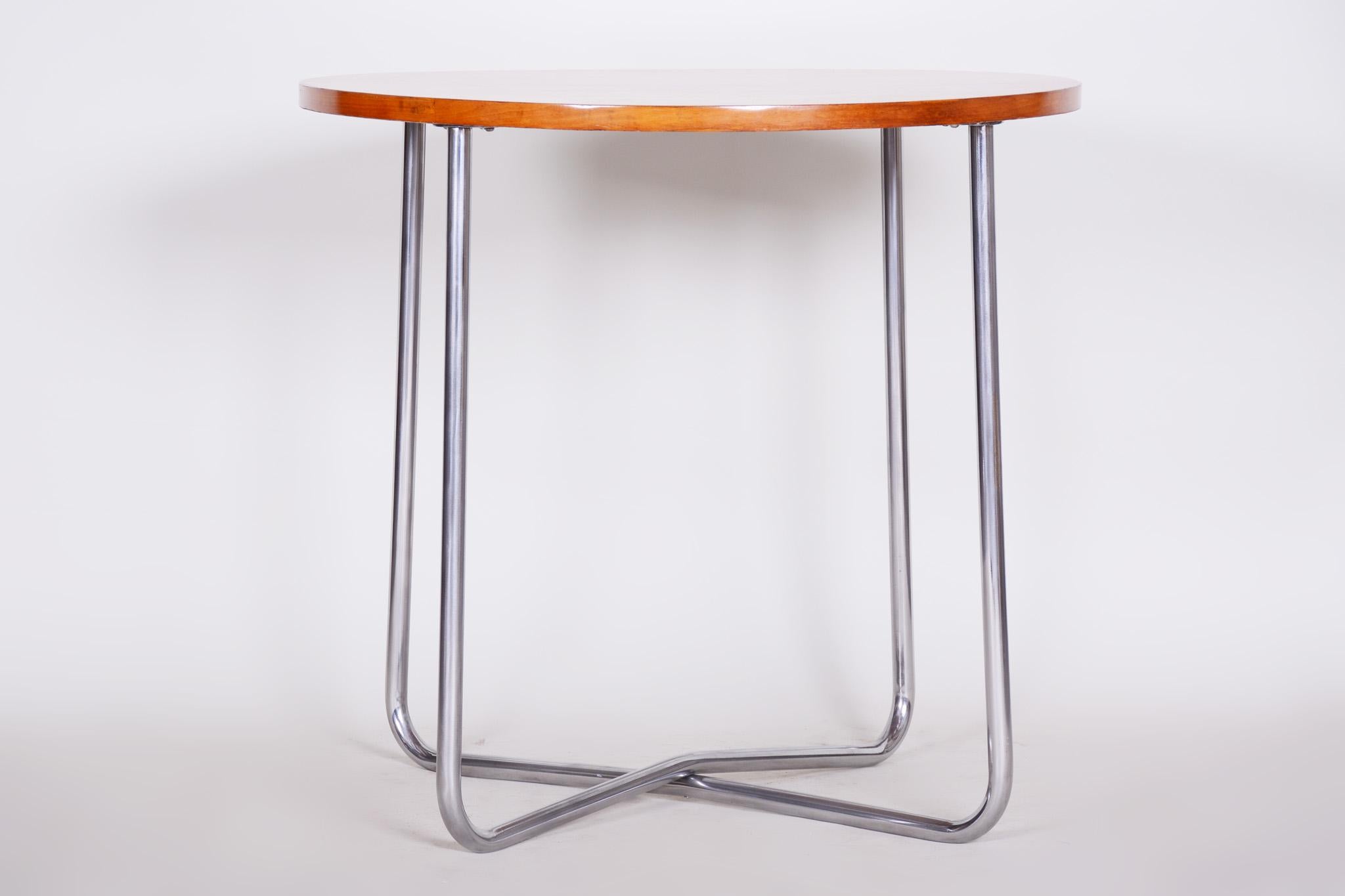 Bauhaus Art Deco table, Czech
Completely restored
Material: Beech and chrome-plated steel
Period: 1930-1939.





 