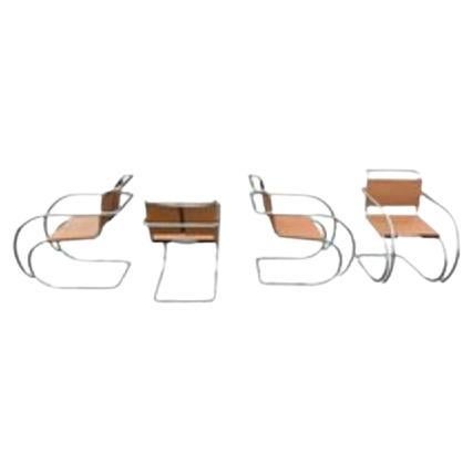 Sillón tubular de cromo y cuero MR20 de Ludwig Mies van der Rohe, Italia, años 80 en venta