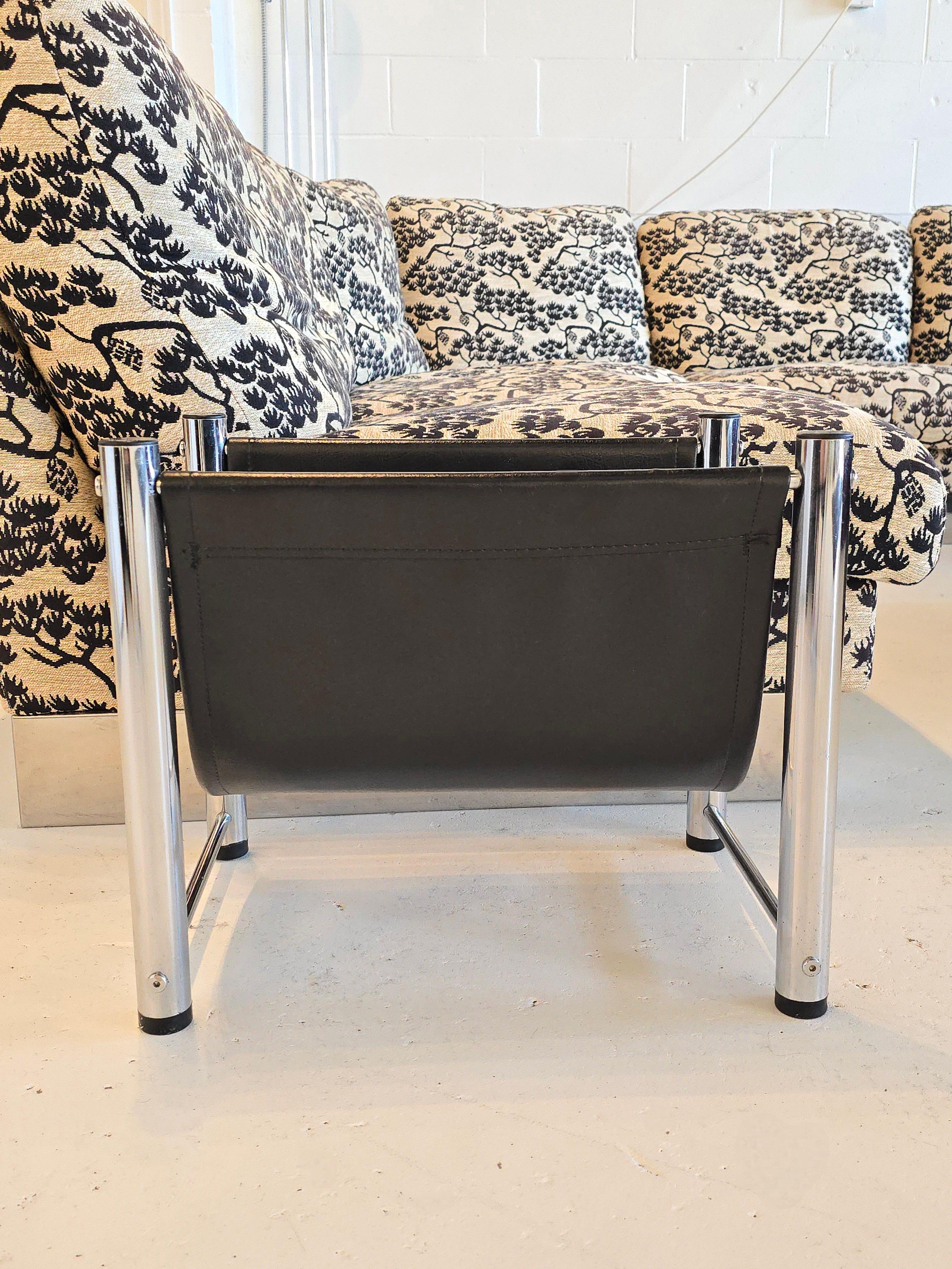Late 20th Century Tubular Chrome Magazine Book Newspaper Holder Rack For Sale