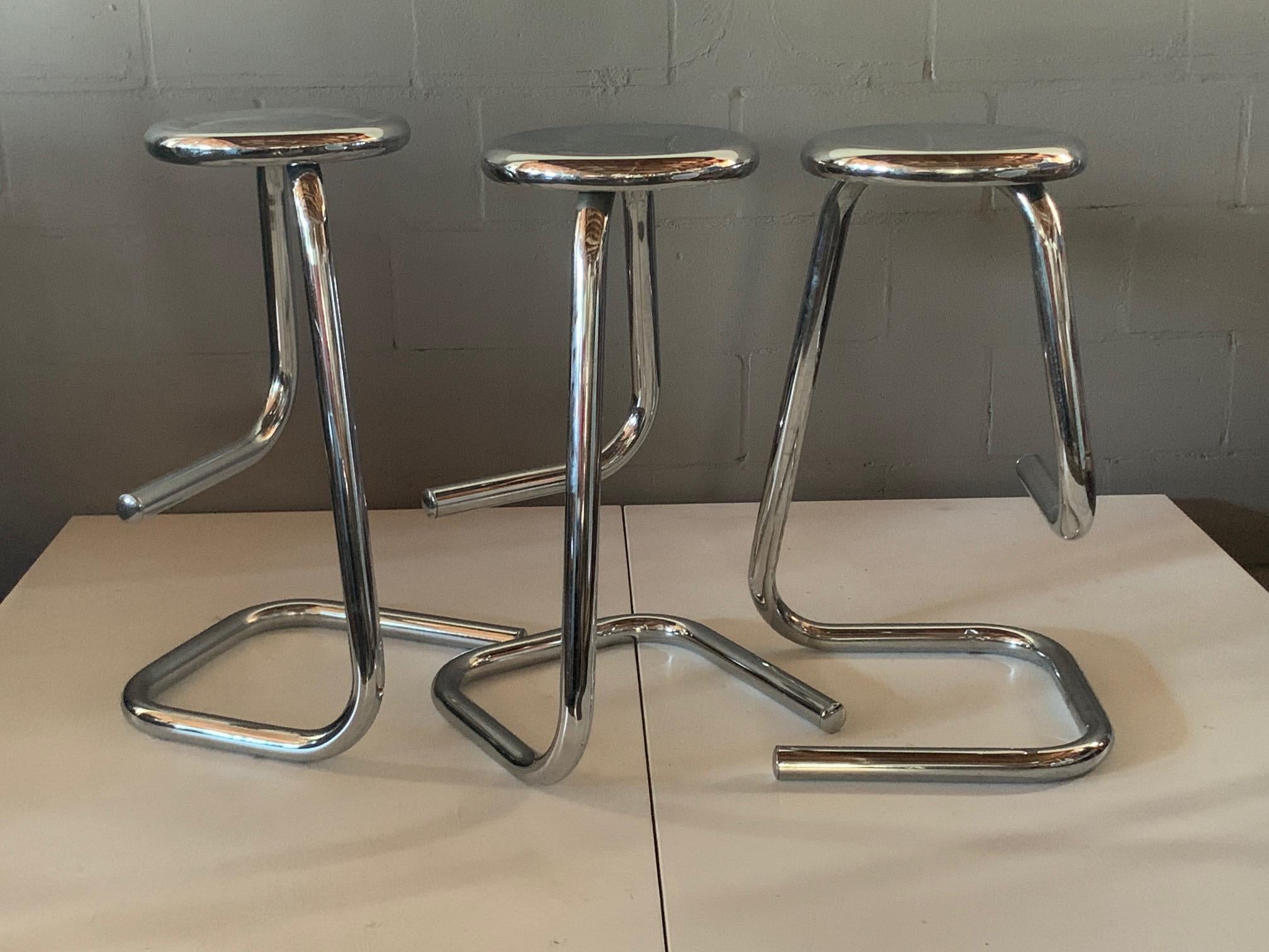 Tubular Chrome Steel Bar Stools K700 Kinetics In Good Condition In St.Petersburg, FL