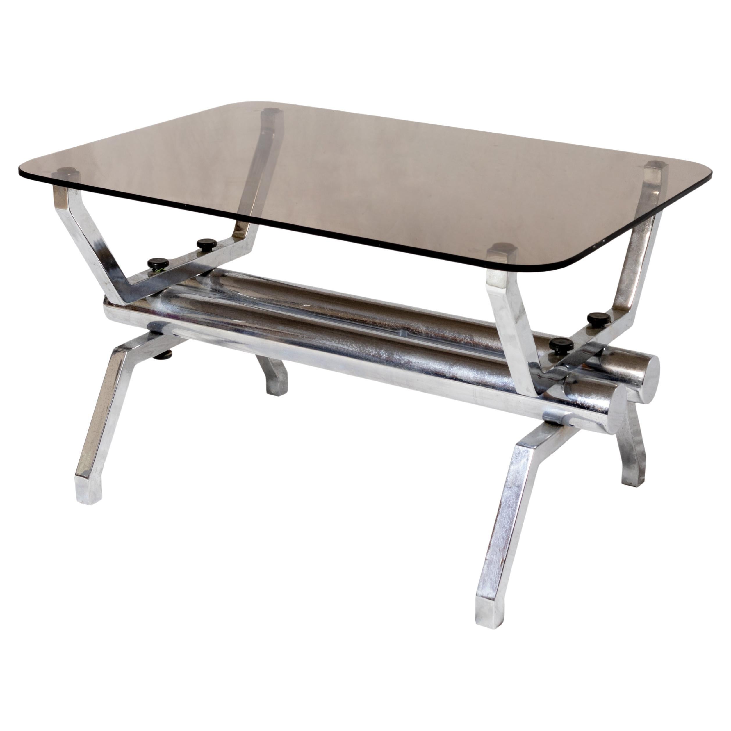 Röhrenförmiger italienischer Couchtisch aus verchromtem Rauchglas, 1970er Jahre im Angebot