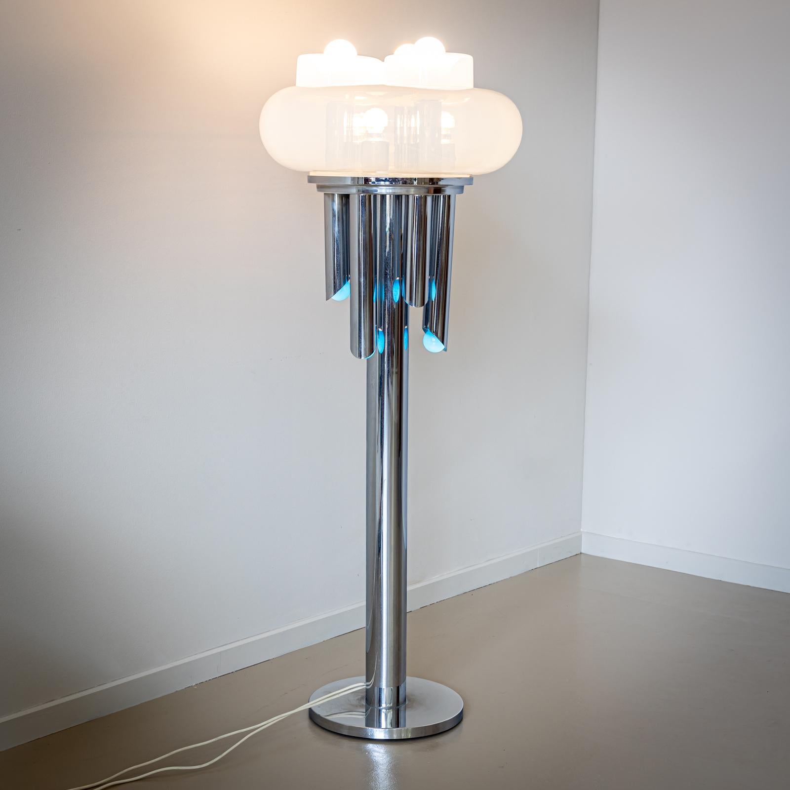 Lámpara de pie tubular, attr. a Carlo Nason, Italia Mediados del siglo XX en Bueno estado para la venta en New York, NY