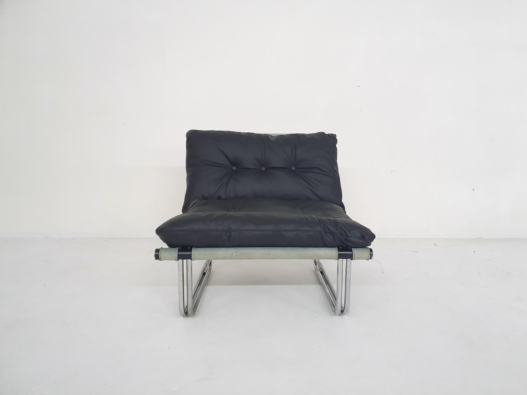 Mid-Century Modern Tubular leather lounge chair, Steiner, France 1970's For Sale