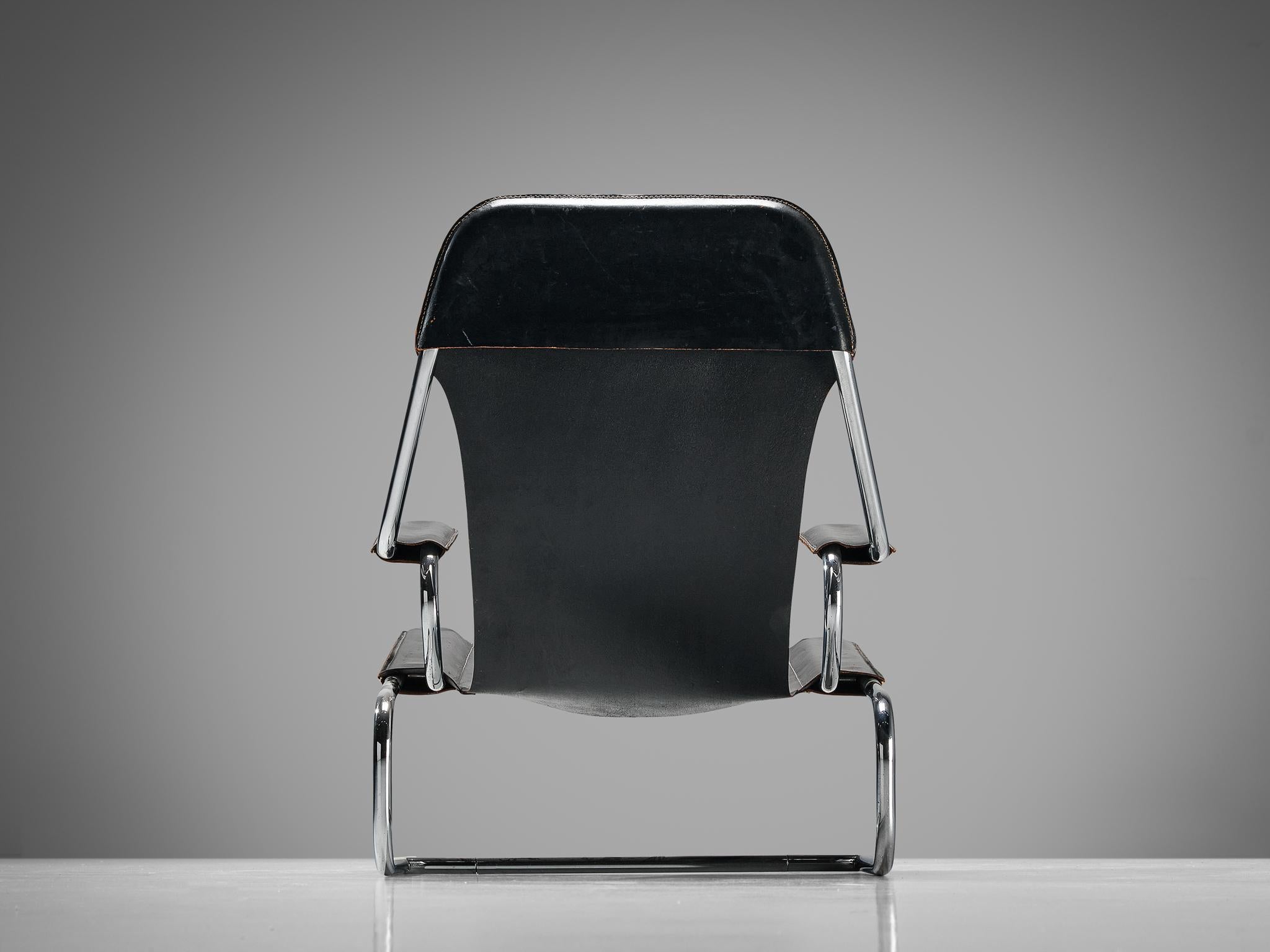 Tubular Lounge Chair in Black Leather  For Sale 2