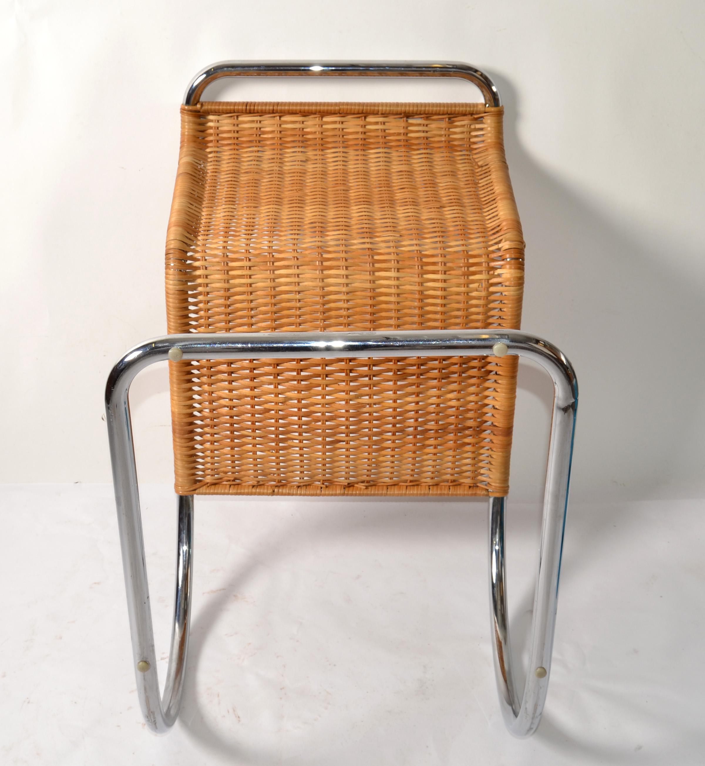 Chaise tubulaire Ludwig Mies van der Rohe attribuée à M. Chair, assise en rotin tressé sans accoudoirs, années 70 en vente 2