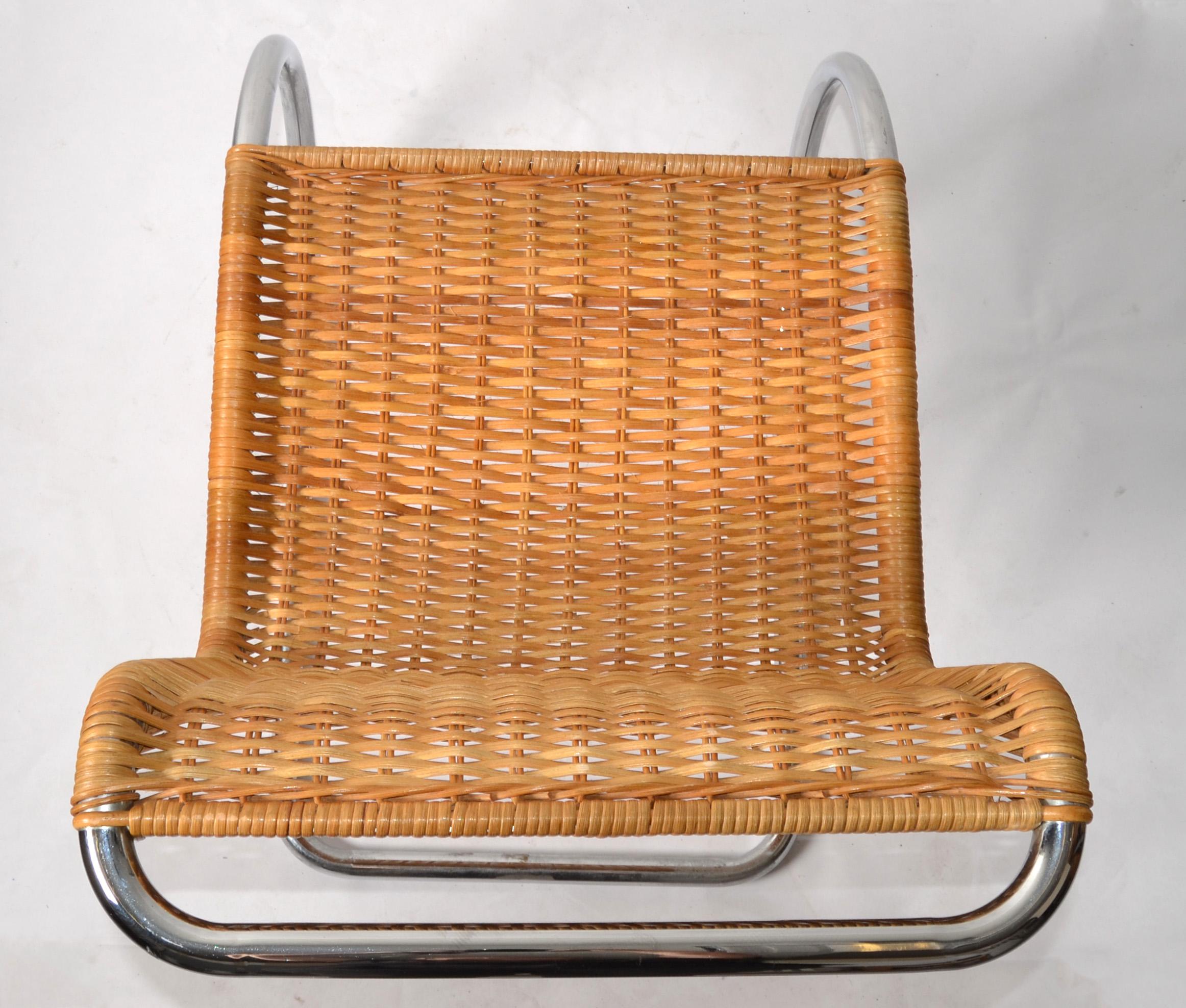 Canne Chaise tubulaire Ludwig Mies van der Rohe attribuée à M. Chair, assise en rotin tressé sans accoudoirs, années 70 en vente