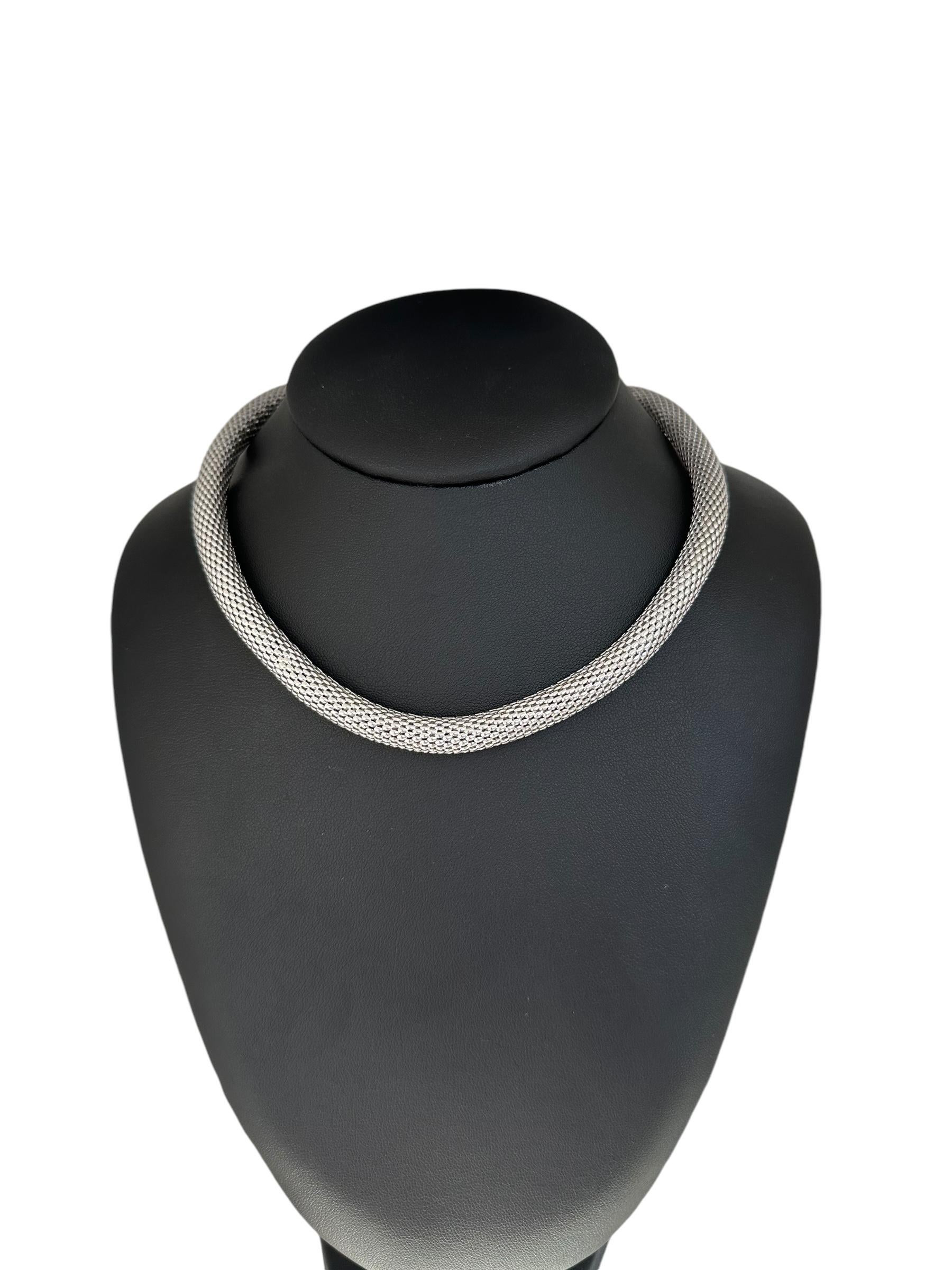 Collana Tubular Mesh in oro bianco di Urbino in vendita 3