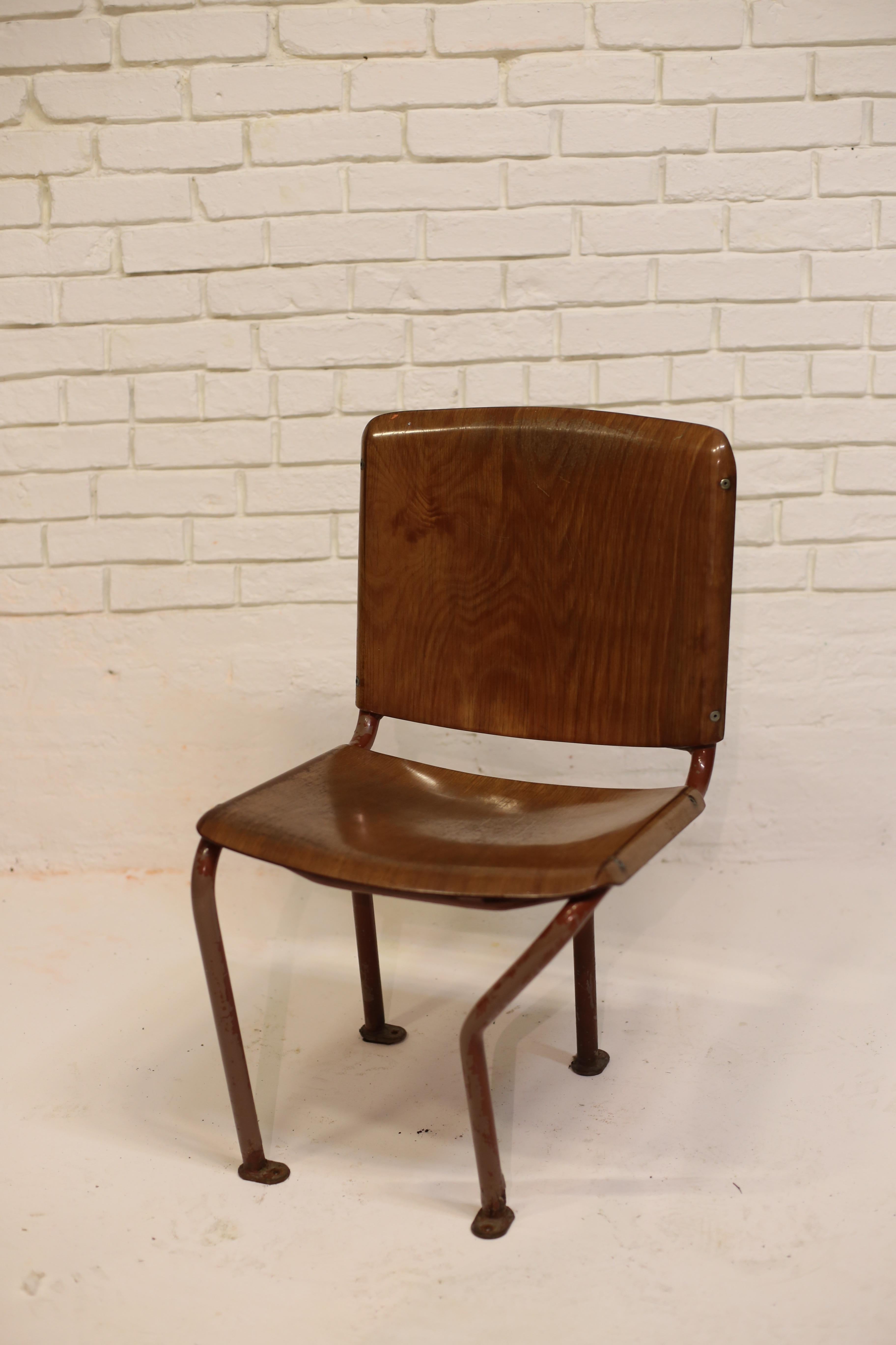 Straßenbahnstuhl aus Metallrohr und Sperrholz von der Wiener Straßenbahn (Moderne der Mitte des Jahrhunderts) im Angebot