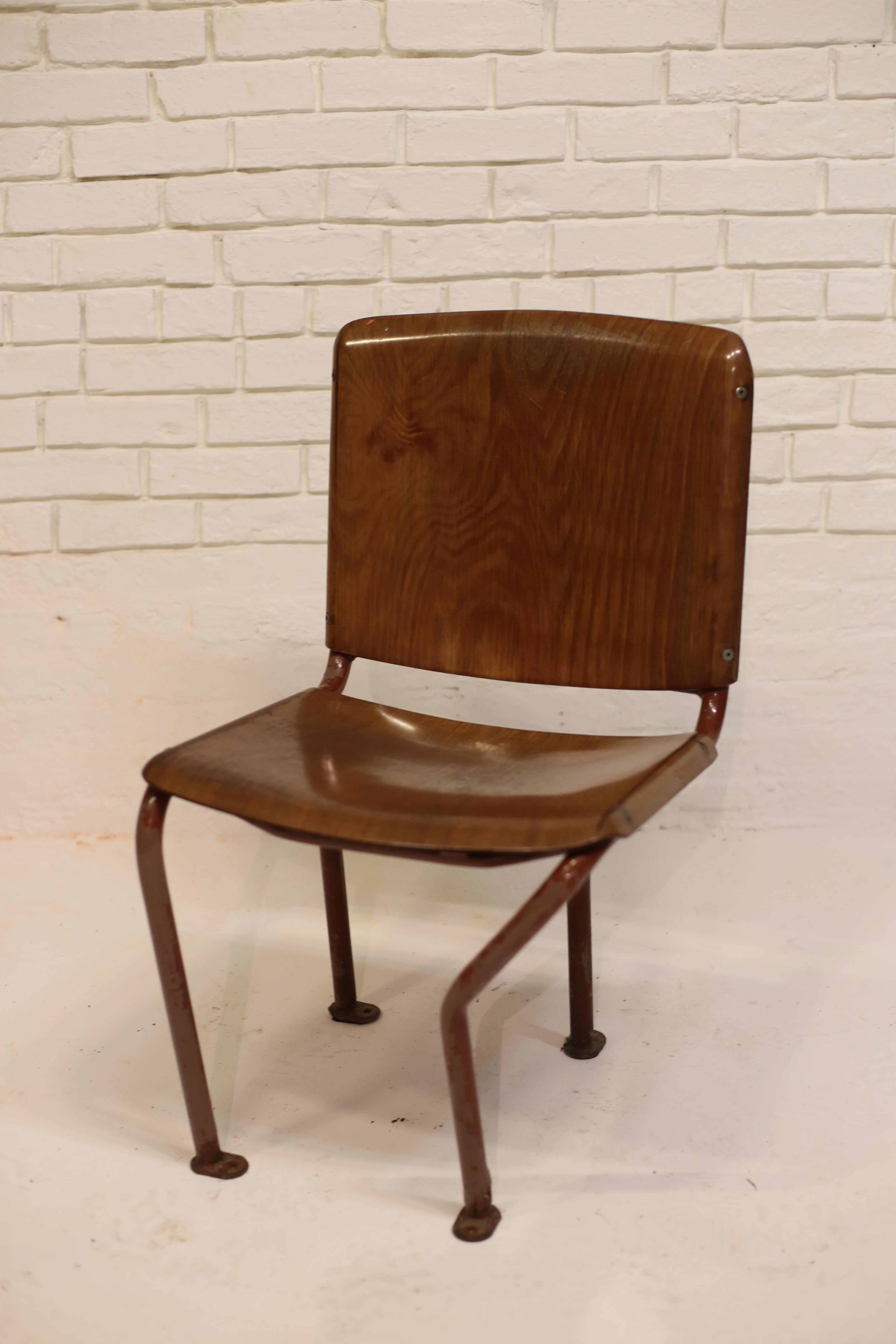 Straßenbahnstuhl aus Metallrohr und Sperrholz von der Wiener Straßenbahn (Österreichisch) im Angebot