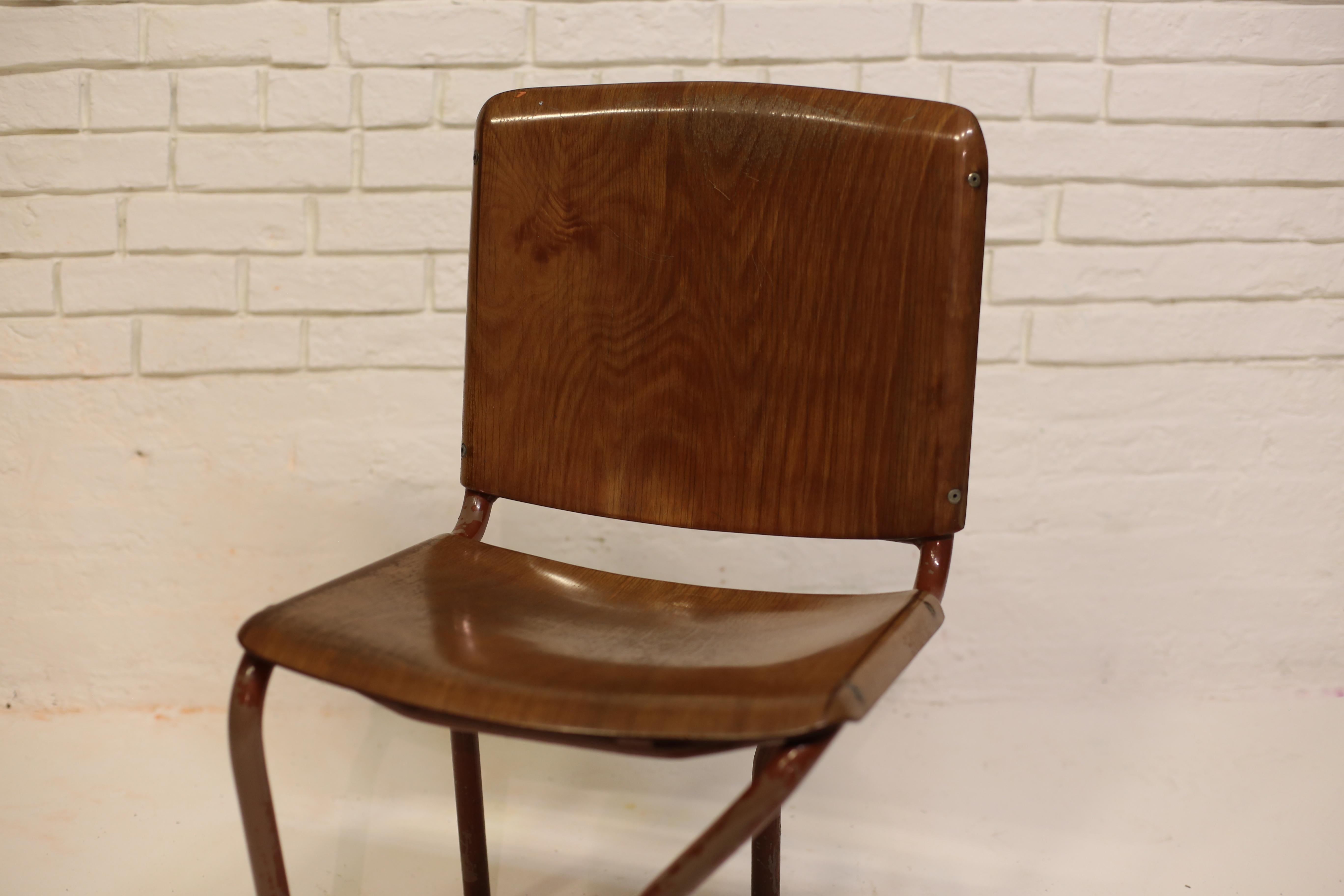 Straßenbahnstuhl aus Metallrohr und Sperrholz von der Wiener Straßenbahn im Zustand „Gut“ im Angebot in New York, NY