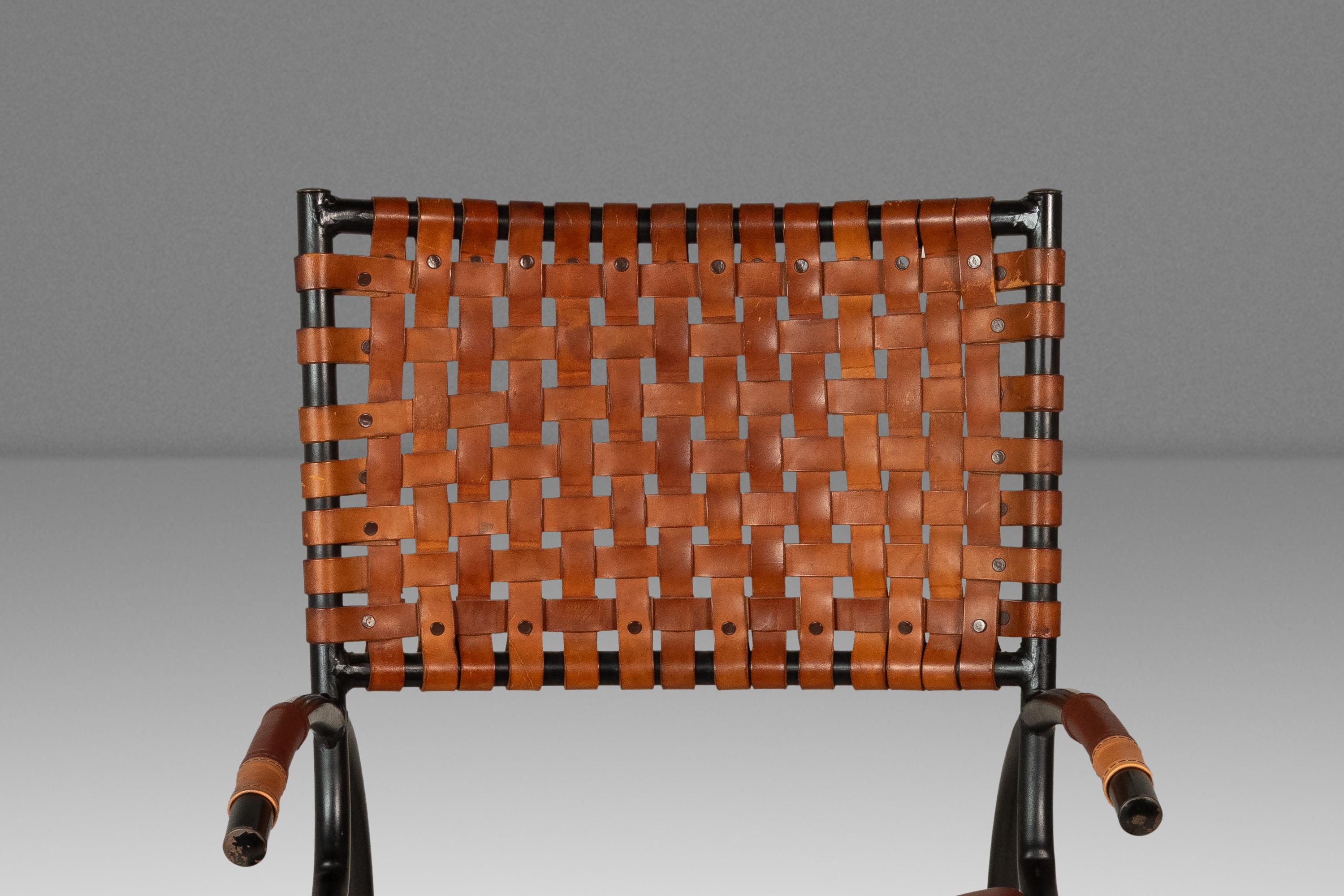 Fauteuil à bascule tubulaire en cuir et métal à la manière de Thonet, USA, c. 1960s en vente 7