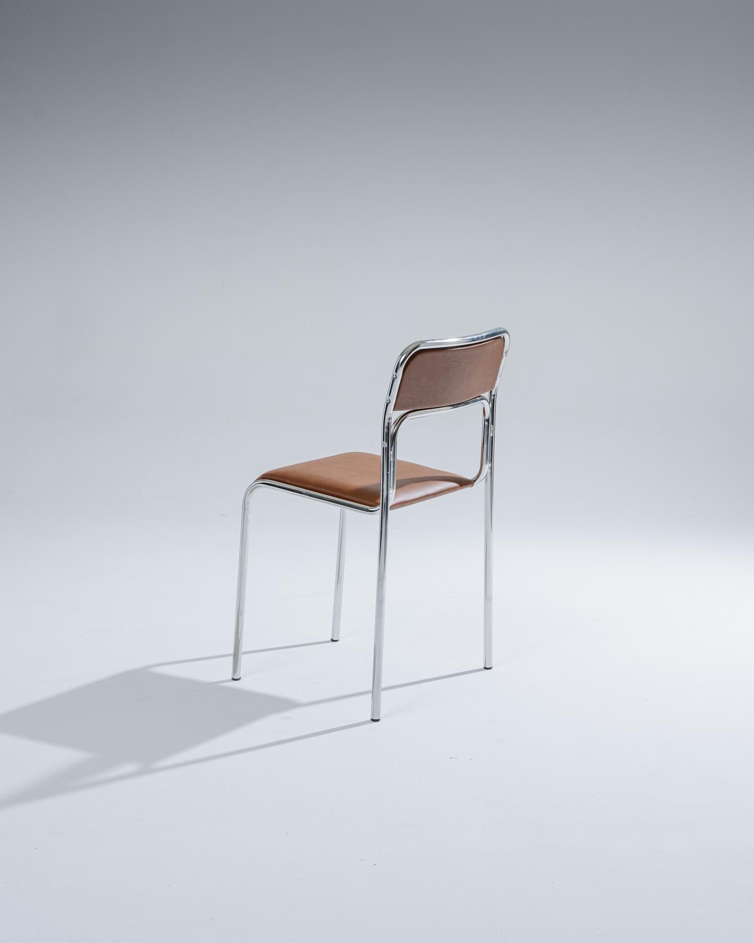 Chaise en acier tubulaire et en similicuir cognac, 1980 Bon état - En vente à PARIS, FR