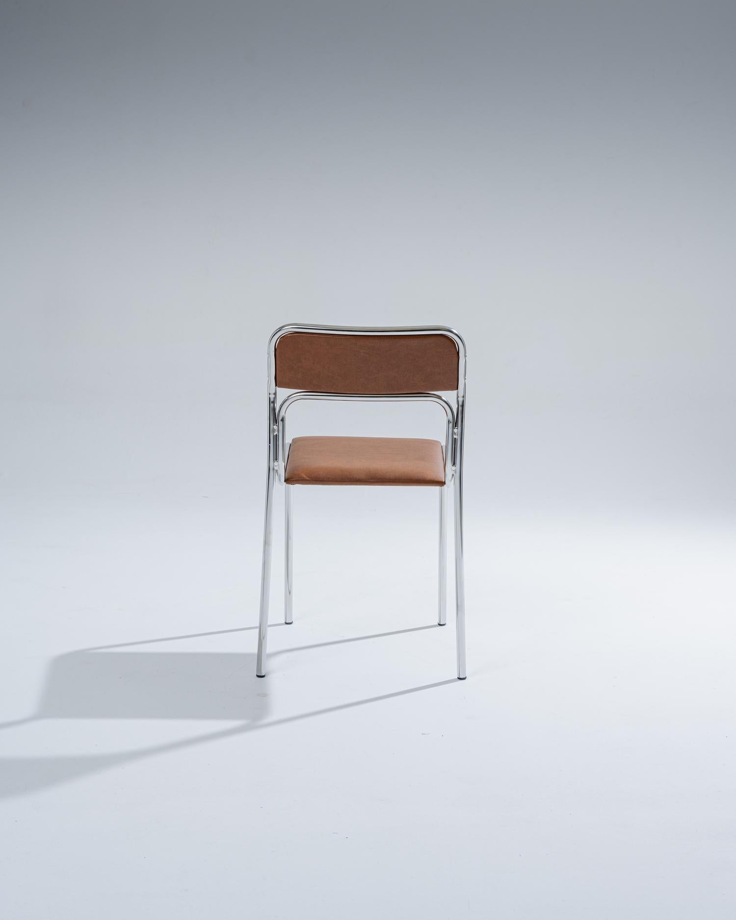 20ième siècle Chaise en acier tubulaire et en similicuir cognac, 1980 en vente