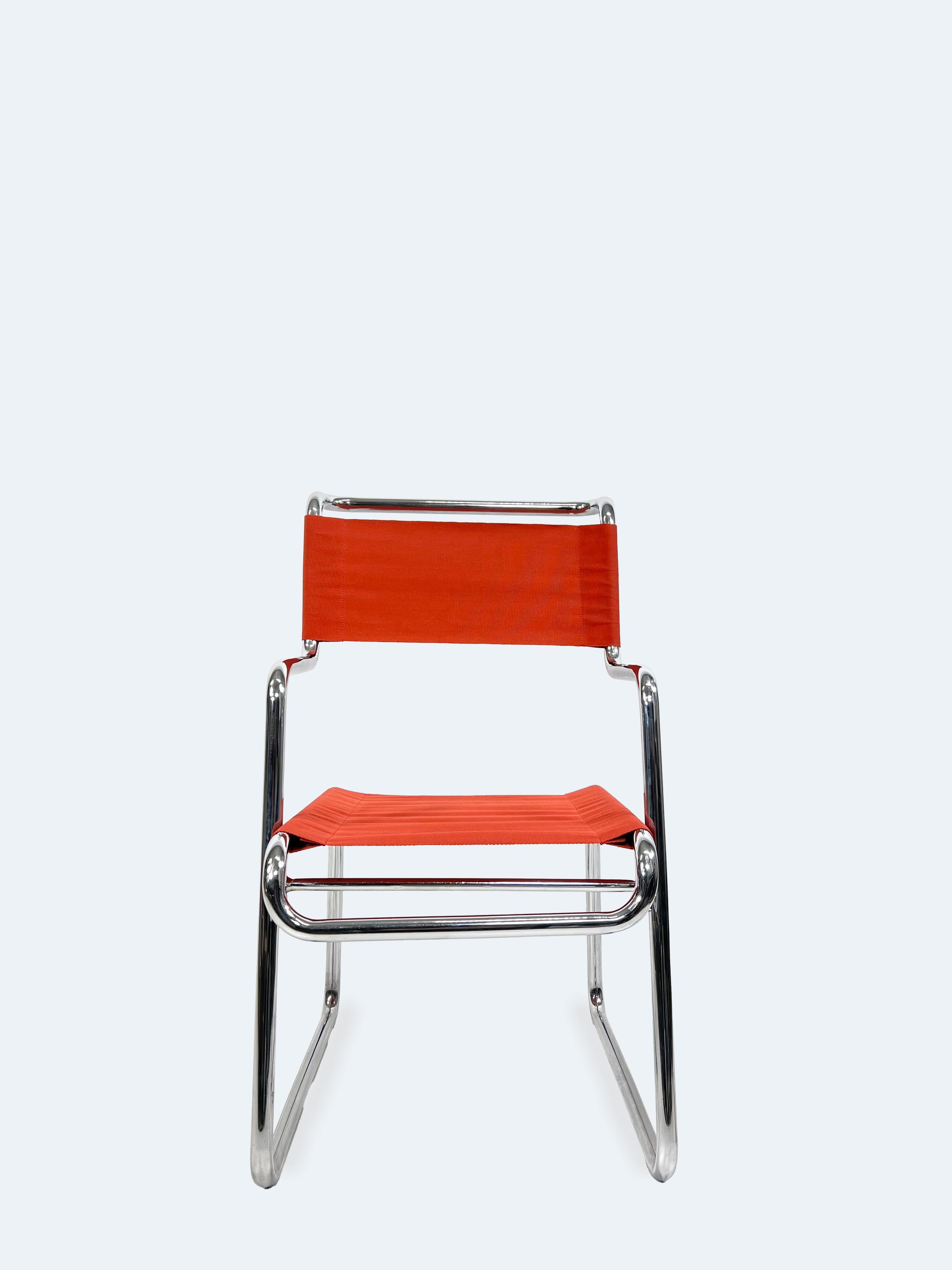 An expressive fusion of elegance and innovation, this tubular steel armchair by Karel Ort stands as a refined example of 1930s Czech modernism. Crafted from a single, continuous piece of bent steel tube and finished with a galvanized surface, the