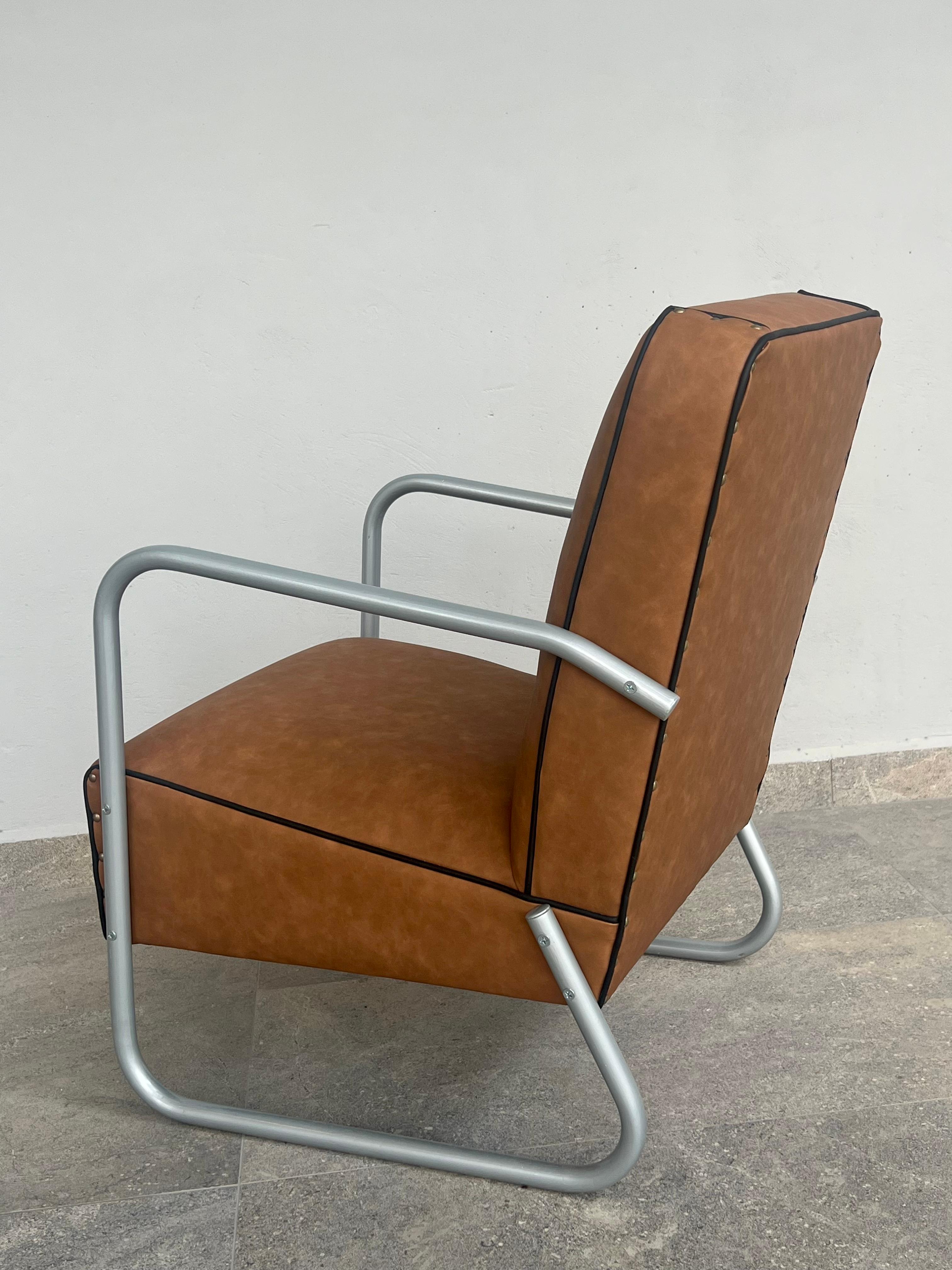 Tubular Steel Armchair, Fabric c. 1970 In Good Condition For Sale In San Pedro Garza Garcia, Nuevo Leon