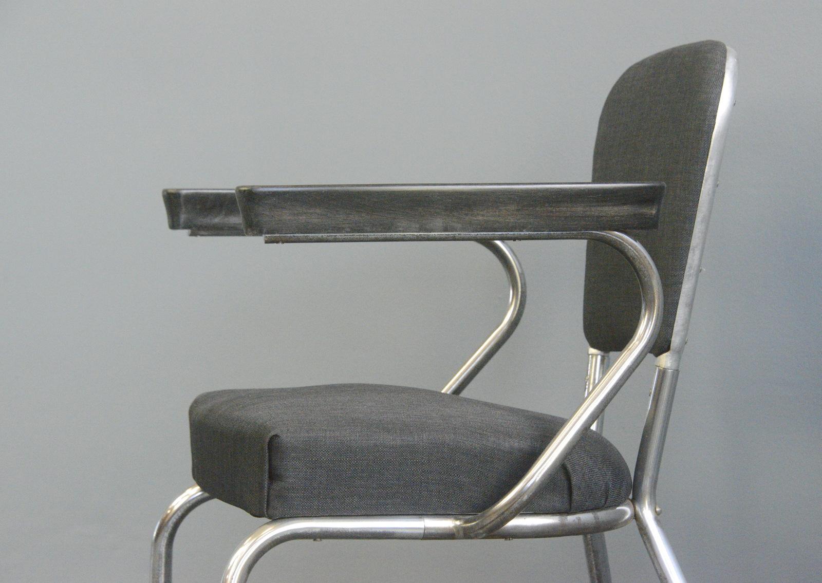 Fauteuils Bauhaus en acier tubulaire, vers les années 1940 en vente 4