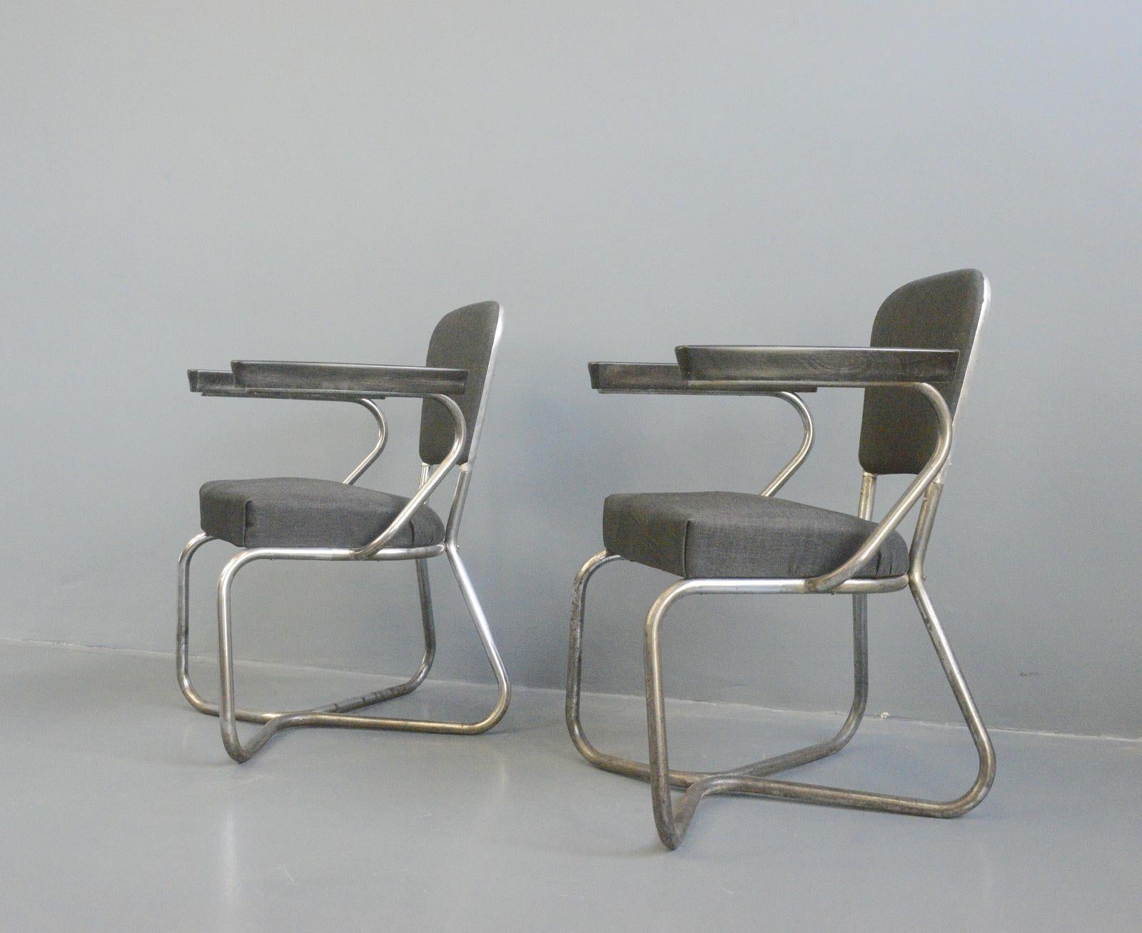 Fauteuils Bauhaus en acier tubulaire, vers les années 1940 en vente 5