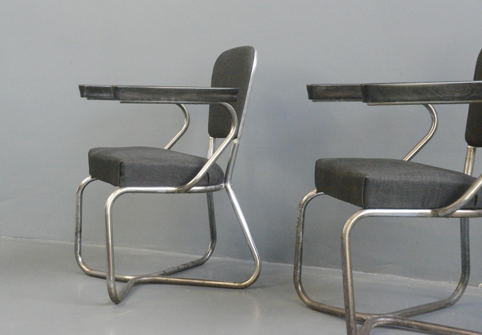 Allemand Fauteuils Bauhaus en acier tubulaire, vers les années 1940 en vente