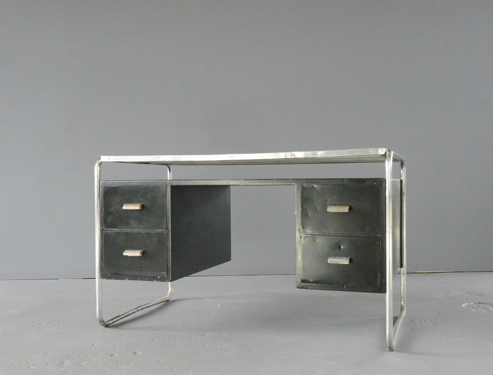 Tubular Steel Bauhaus Desk By Mauser Circa 1930s In Good Condition In Gloucester, GB