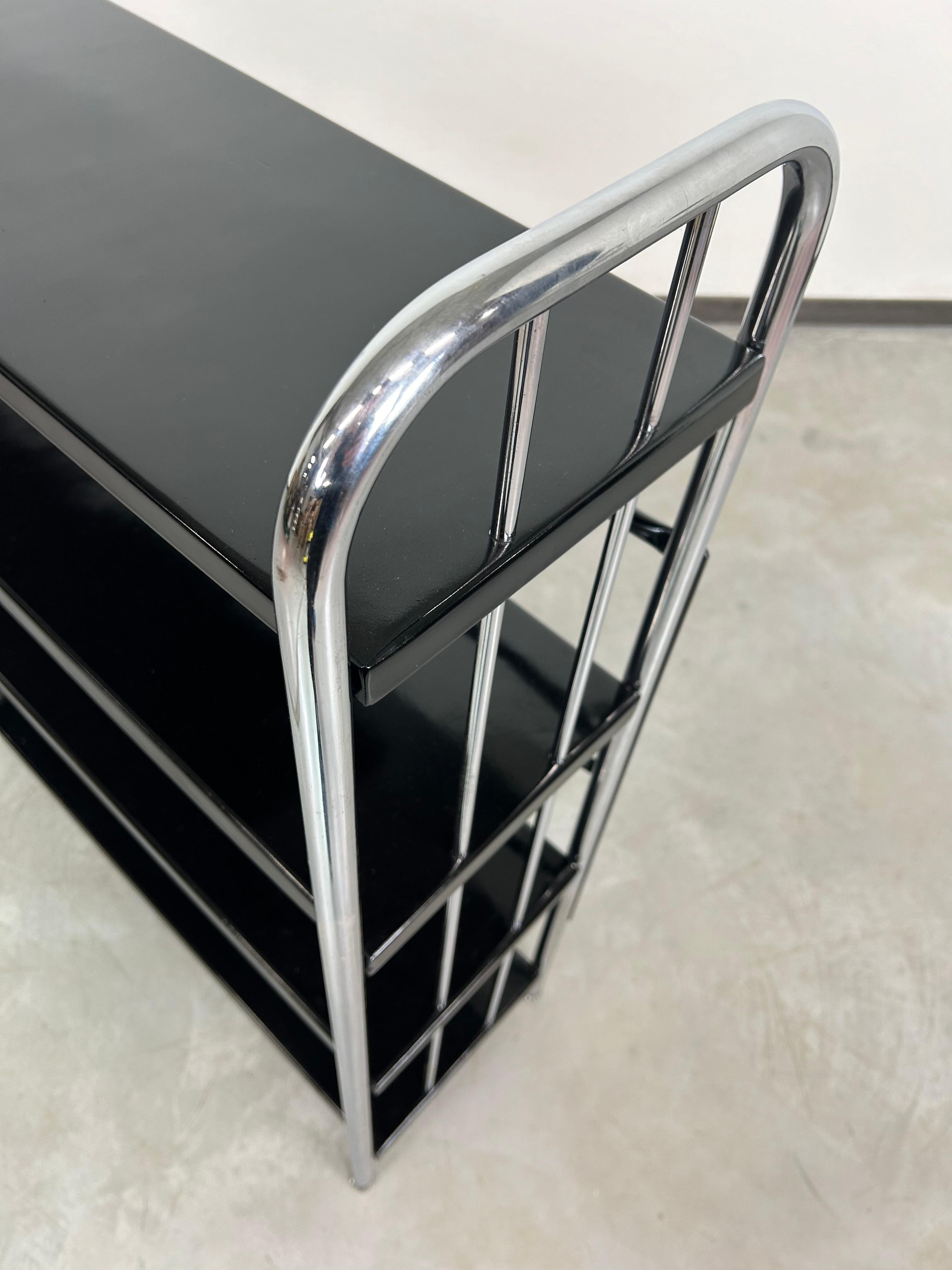 Étage Bauhaus en acier tubulaire en vente 1