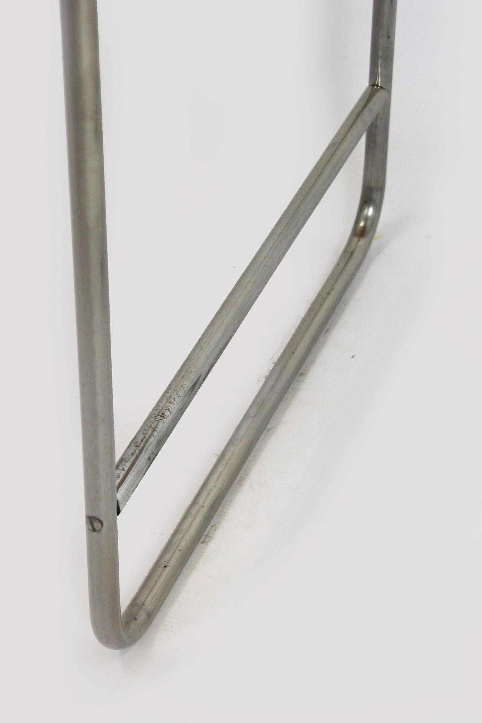 Bauhaus-Beistelltisch aus Stahlrohr, Tschechoslowakei, 1940er Jahre im Angebot 6