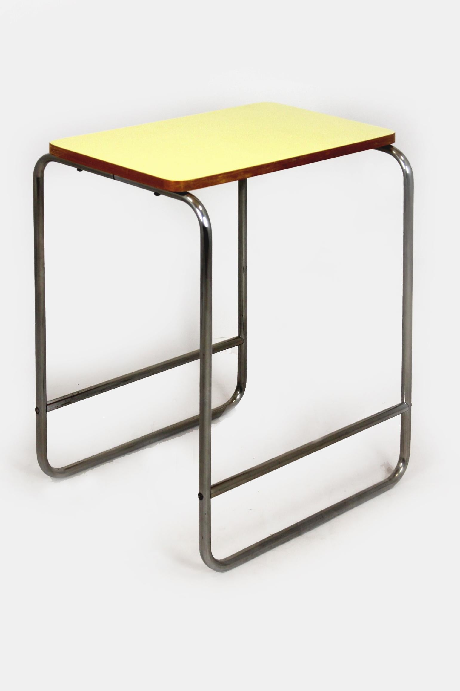 Bauhaus-Beistelltisch aus Stahlrohr, Tschechoslowakei, 1940er Jahre im Angebot 8