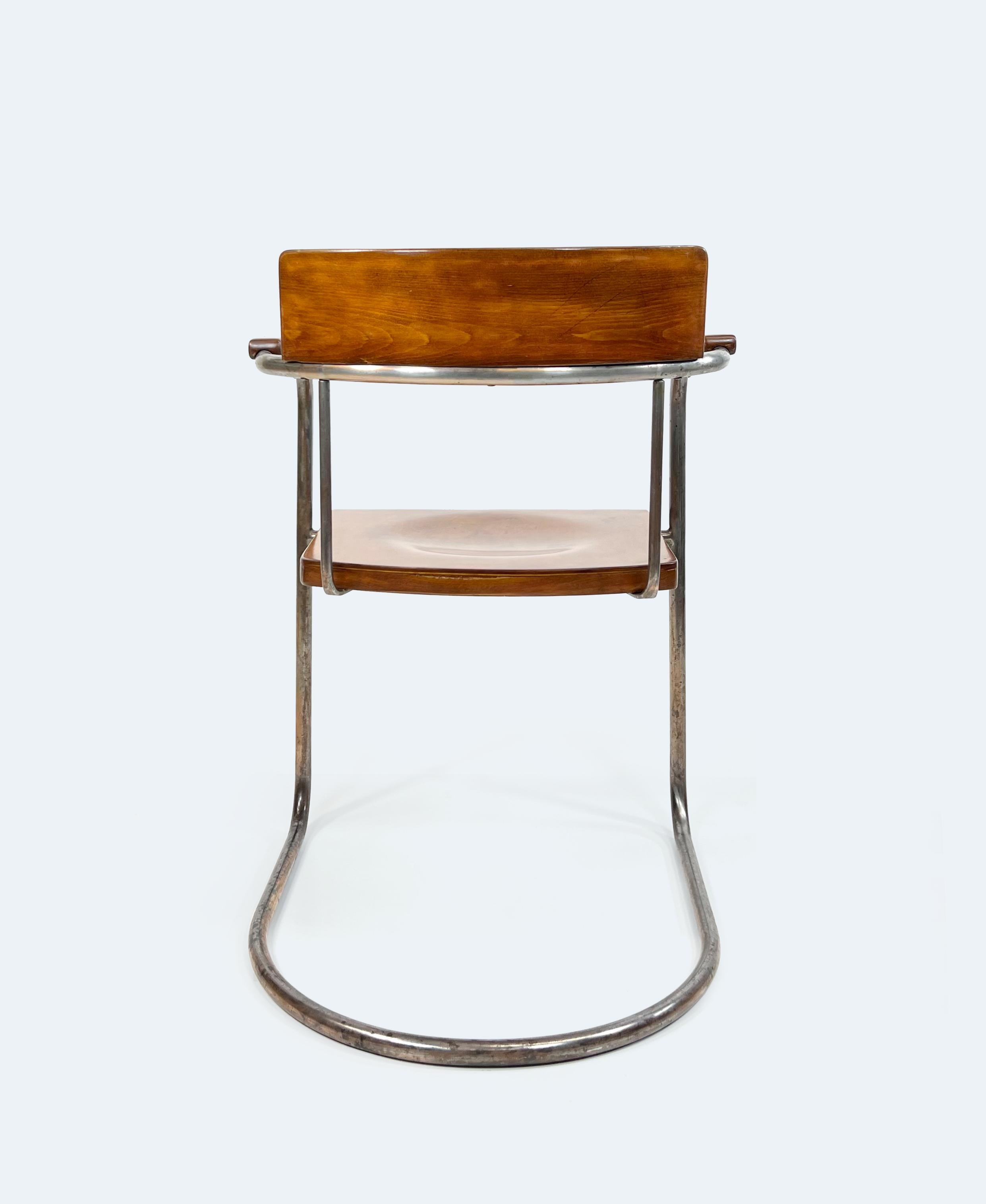 Laccato Sedia tubolare in acciaio Model No. 1242 di Rudolf Vichr, 1930 in vendita
