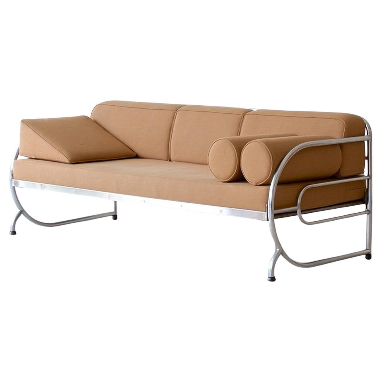 Tubular Steel Couch / Daybed in Art Deco Streamline Design, circa 1930