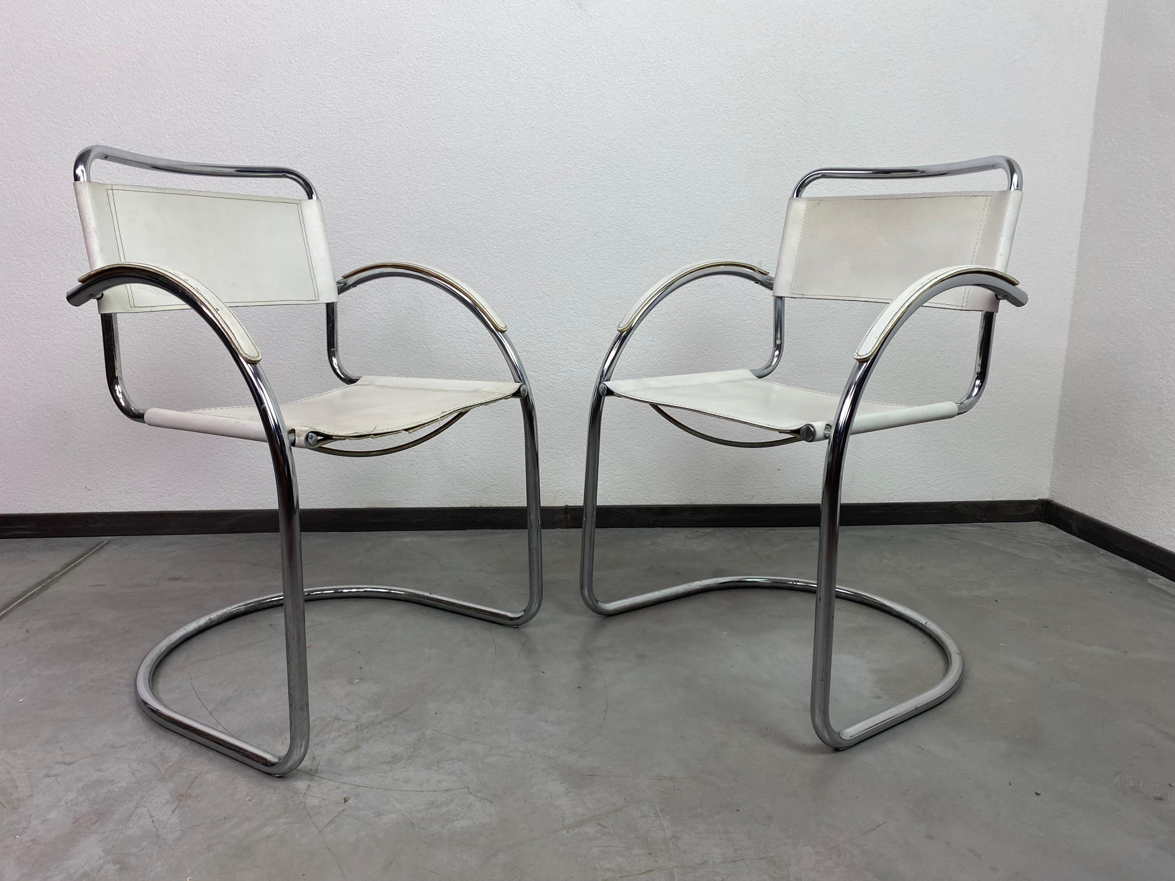 Bauhaus Tubular steel dining chairs For Sale