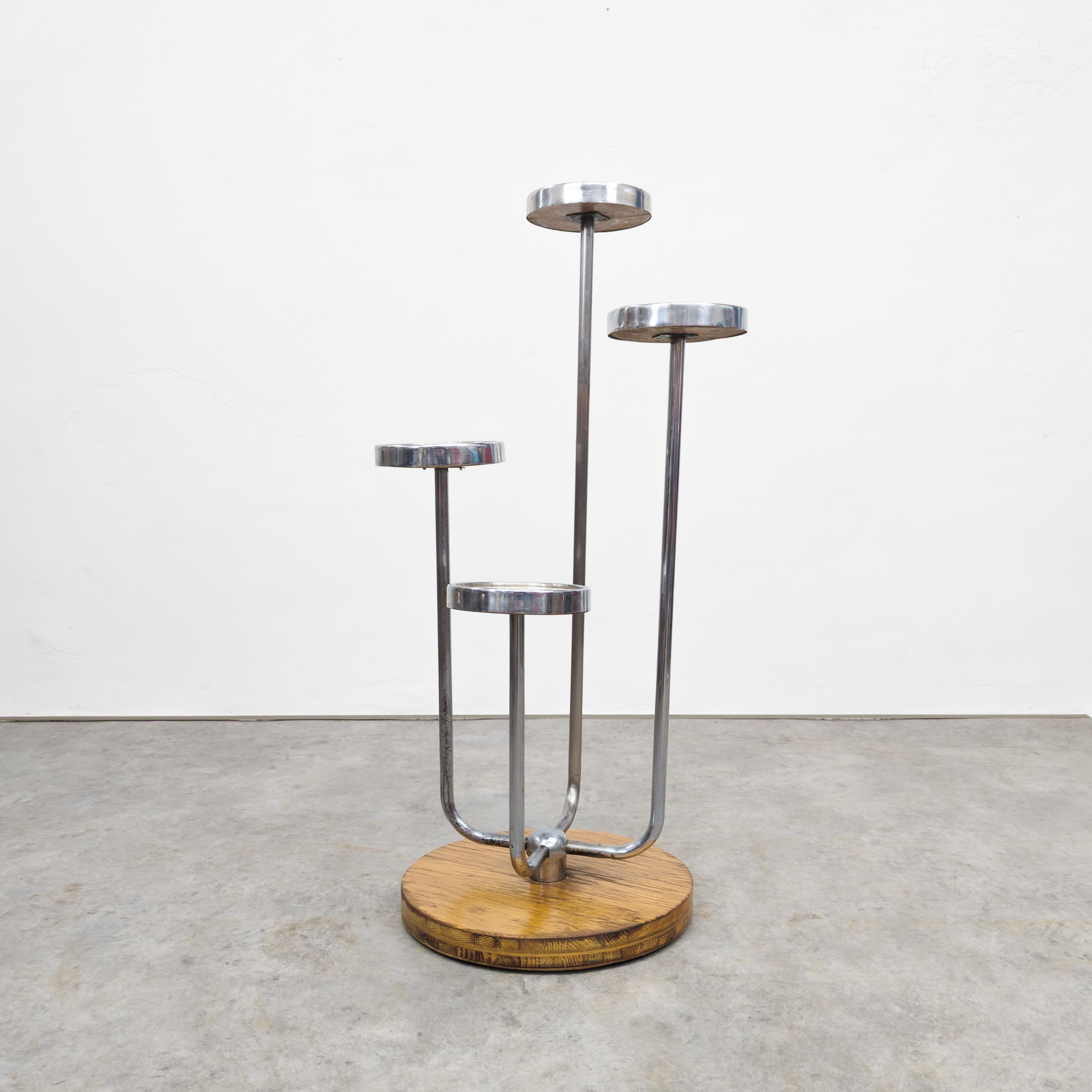 Tubular steel flower stand H 54 by Jindřich Halabala In Good Condition For Sale In PRAHA 5, CZ