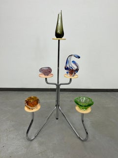 Tubular steel plant stand