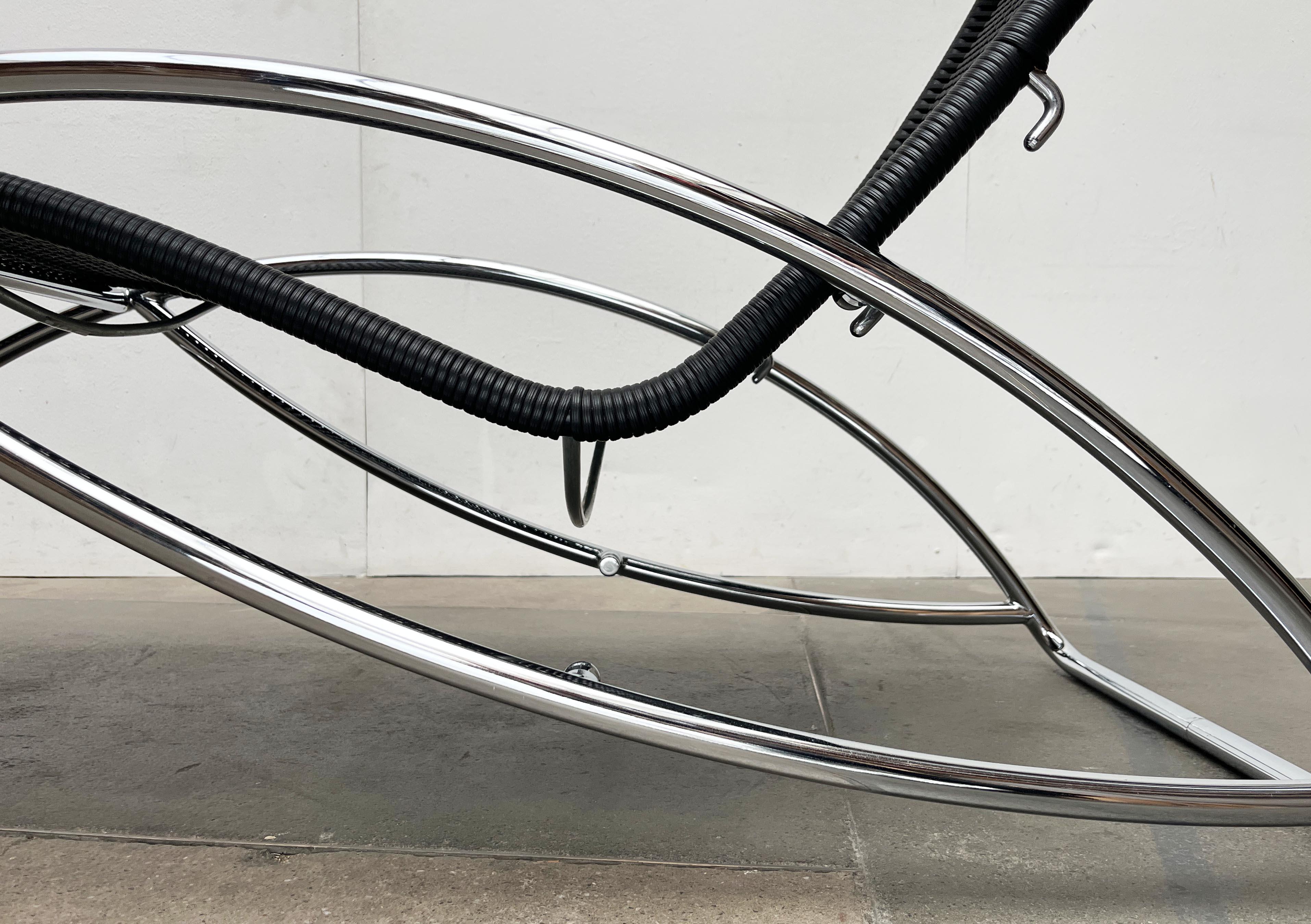 Sedia a dondolo a chaise longue in acciaio tubolare S 828 di Torben Skov per Thonet in vendita 4