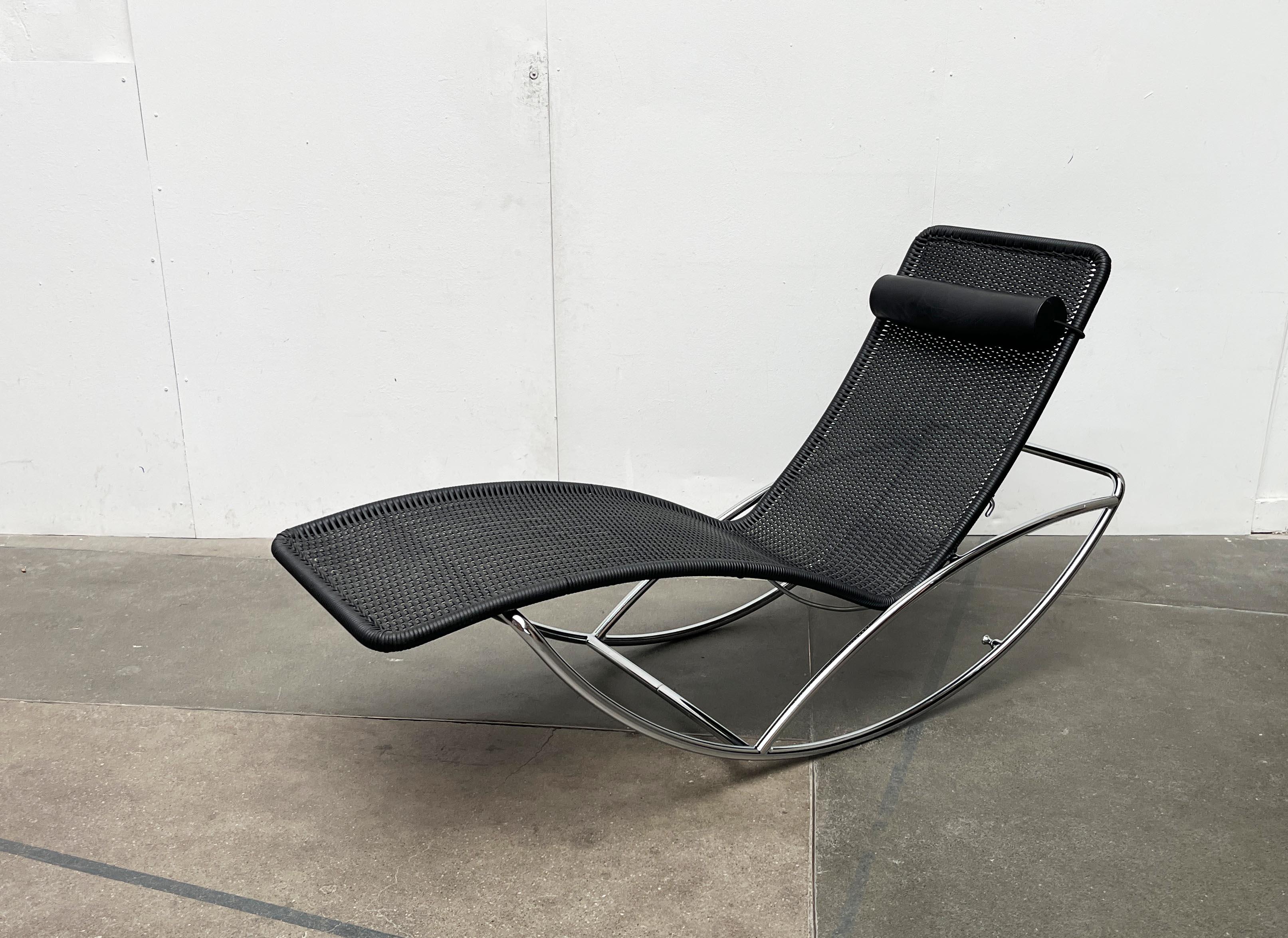 Sedia a dondolo a chaise longue in acciaio tubolare S 828 di Torben Skov per Thonet in vendita 1