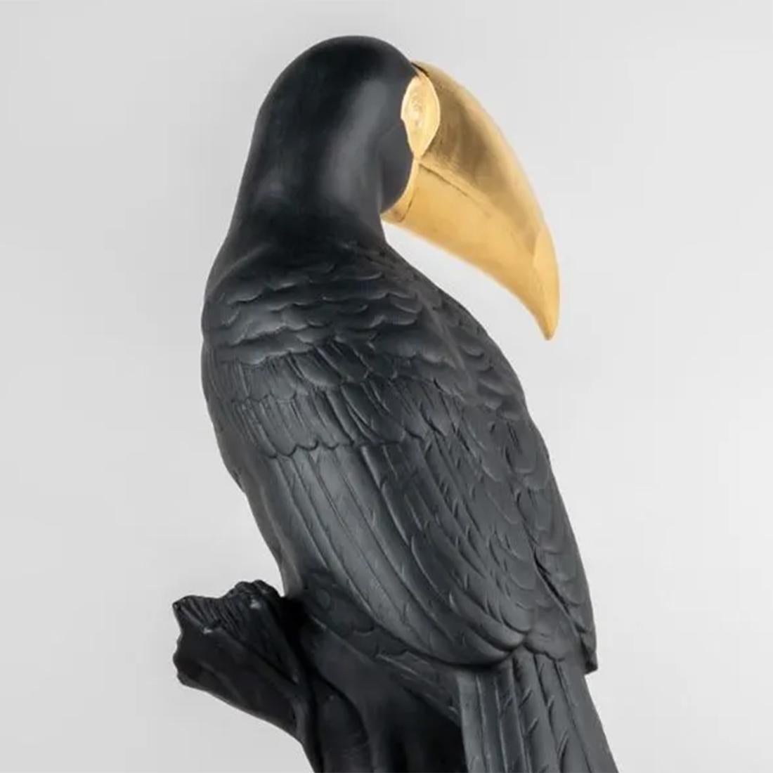 XXIe siècle et contemporain Sculpture noire Tucano en vente