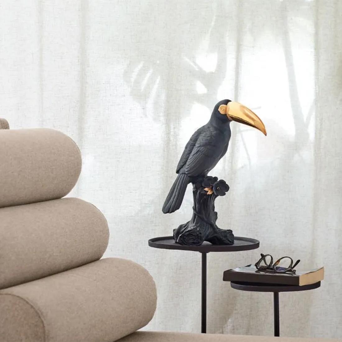 Sculpture noire Tucano en vente 2