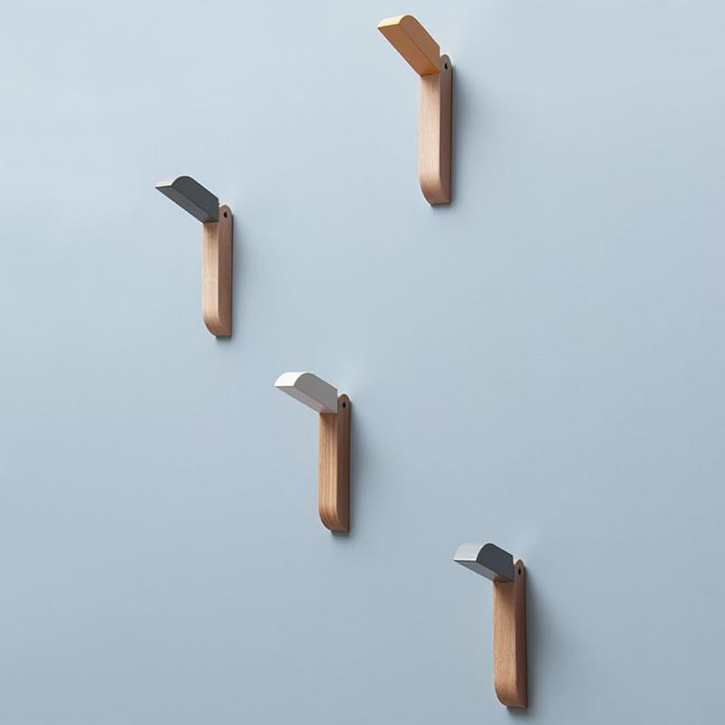 Tucano Coat Rack in Solid Oak 1